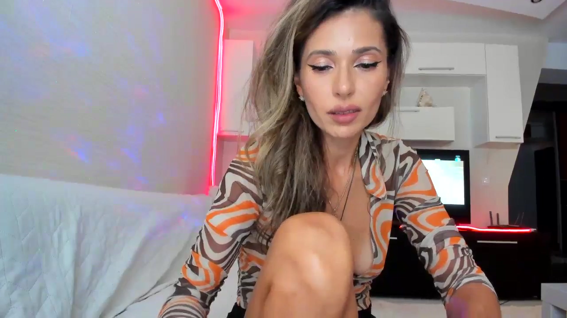 Gallery image thumbnail from SmileyTinaa's myfreecams stream on, 09/18/2023, 22:30 image 15 of 20