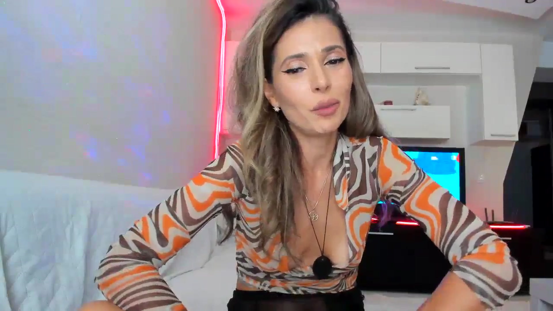 Gallery image thumbnail from SmileyTinaa's myfreecams stream on, 09/18/2023, 22:30 image 10 of 20
