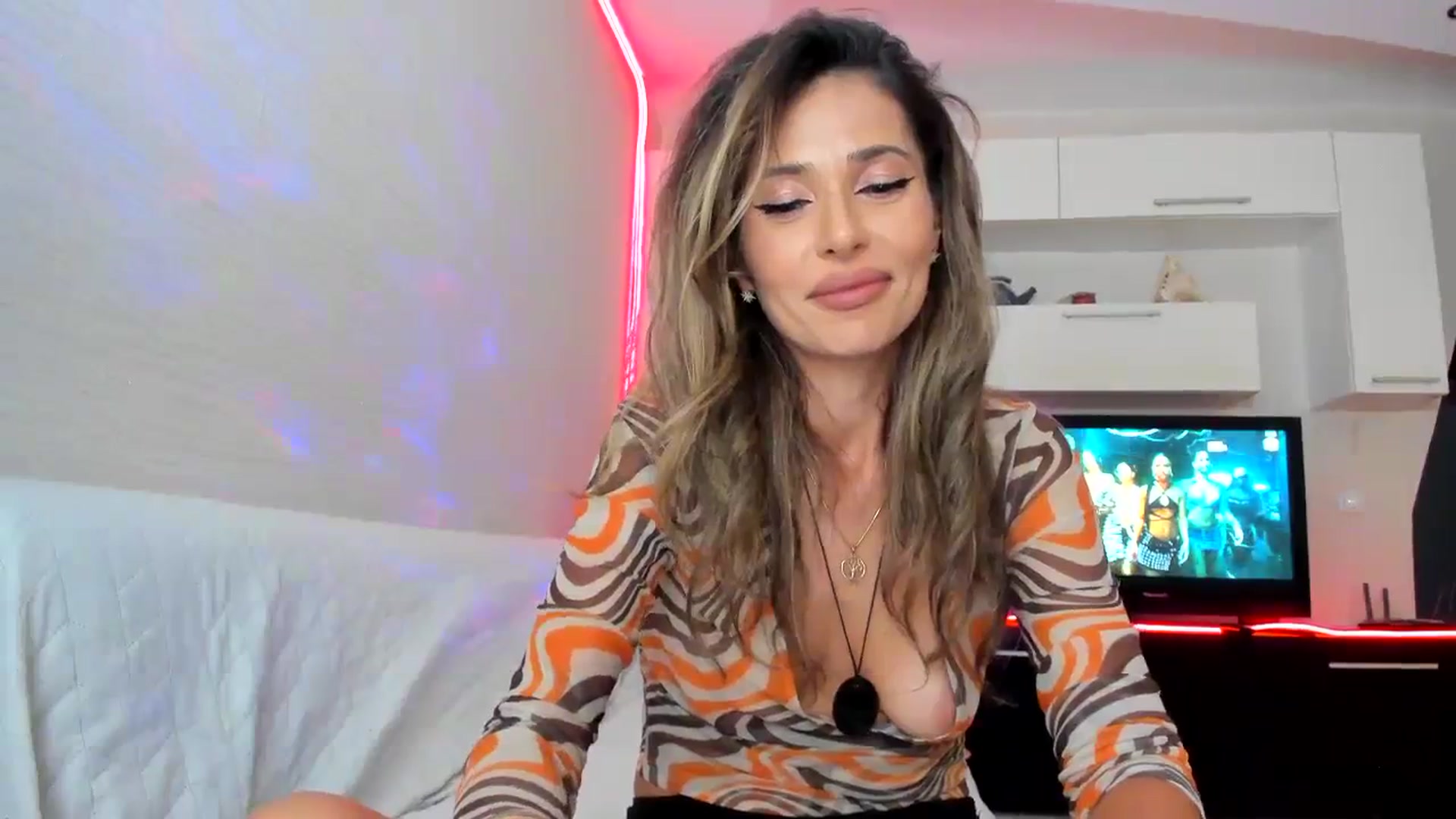 Gallery image thumbnail from SmileyTinaa's myfreecams stream on, 09/18/2023, 22:30 image 5 of 20