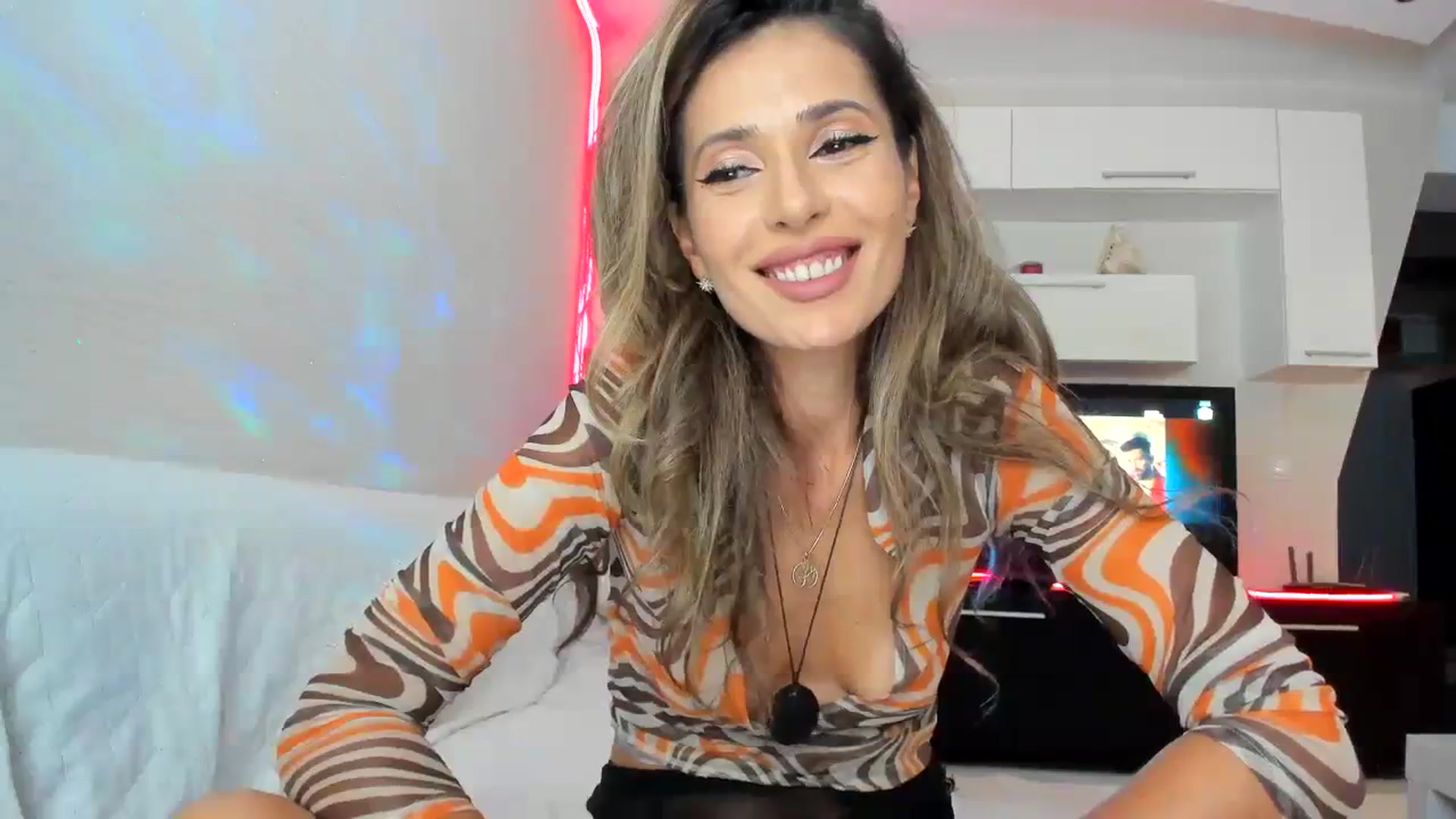 Gallery image thumbnail from SmileyTinaa's myfreecams stream on, 09/18/2023, 22:30 image 8 of 20