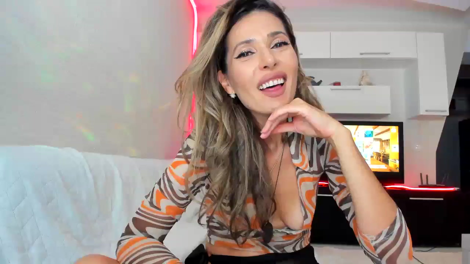 Gallery image thumbnail from SmileyTinaa's myfreecams stream on, 09/18/2023, 22:56 image 18 of 20