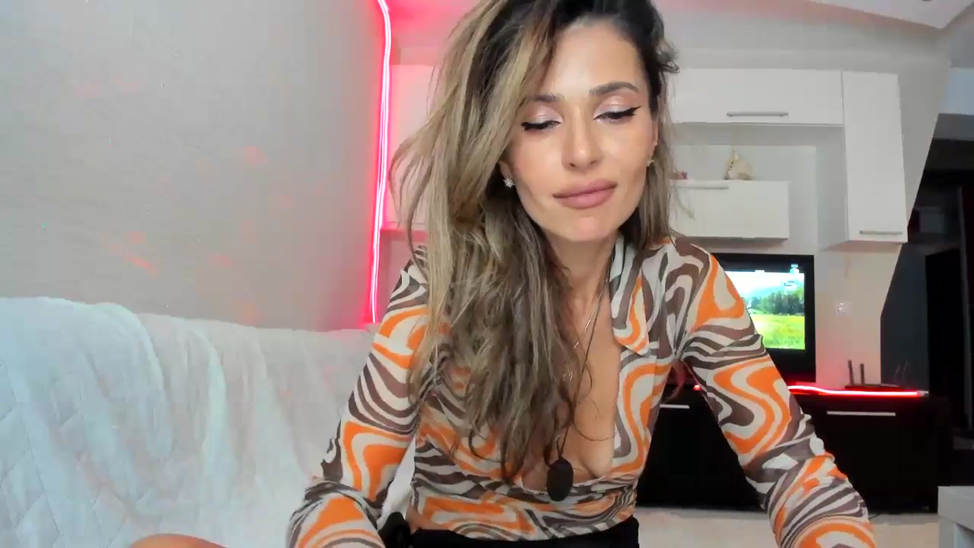 Gallery image thumbnail from SmileyTinaa's myfreecams stream on, 09/18/2023, 23:20 image 6 of 20