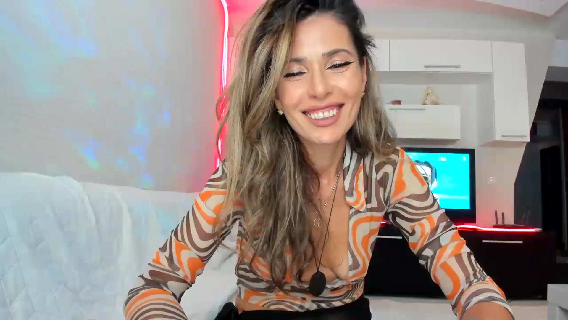 Gallery image thumbnail from SmileyTinaa's myfreecams stream on, 09/18/2023, 23:20 image 12 of 20