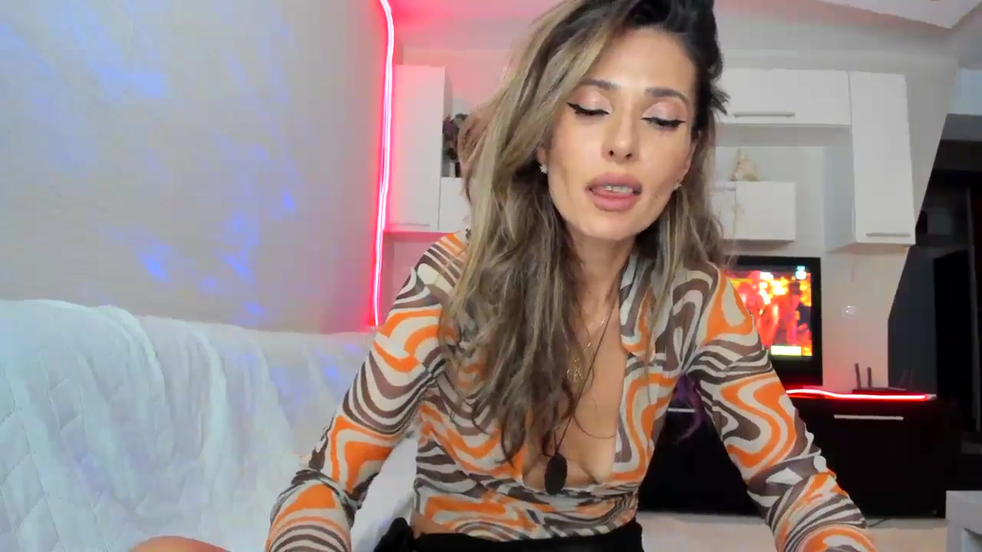 Gallery image thumbnail from SmileyTinaa's myfreecams stream on, 09/18/2023, 23:20 image 7 of 20