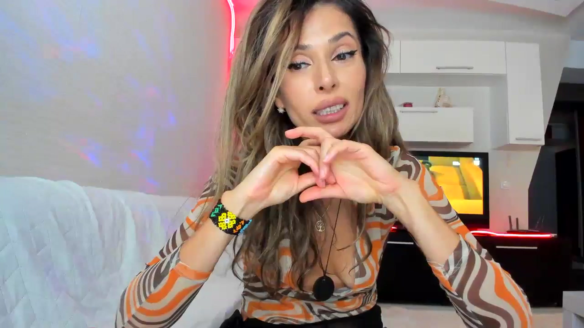 Gallery image thumbnail from SmileyTinaa's myfreecams stream on, 09/18/2023, 23:20 image 5 of 20