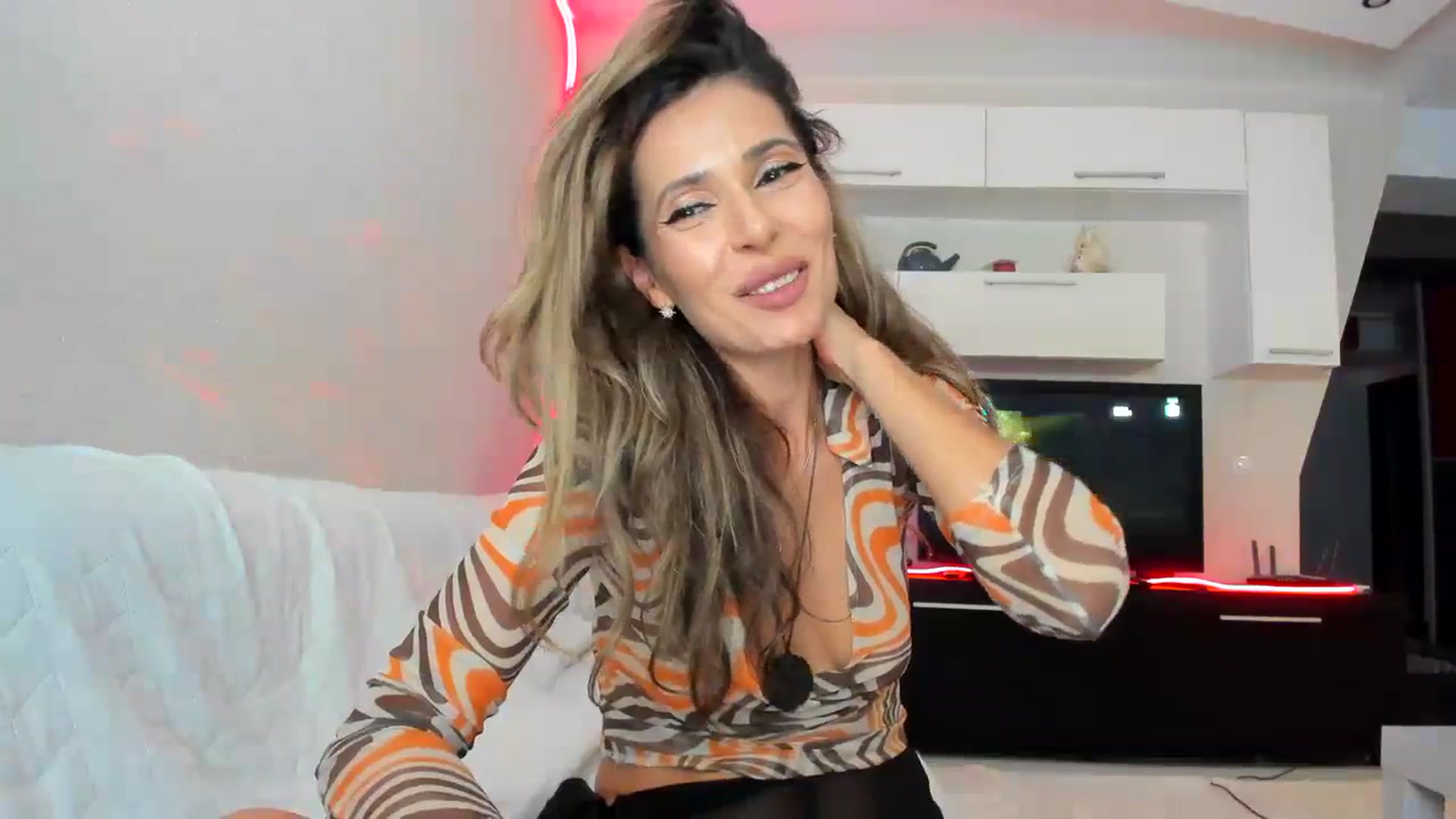 Gallery image thumbnail from SmileyTinaa's myfreecams stream on, 09/18/2023, 23:20 image 18 of 20