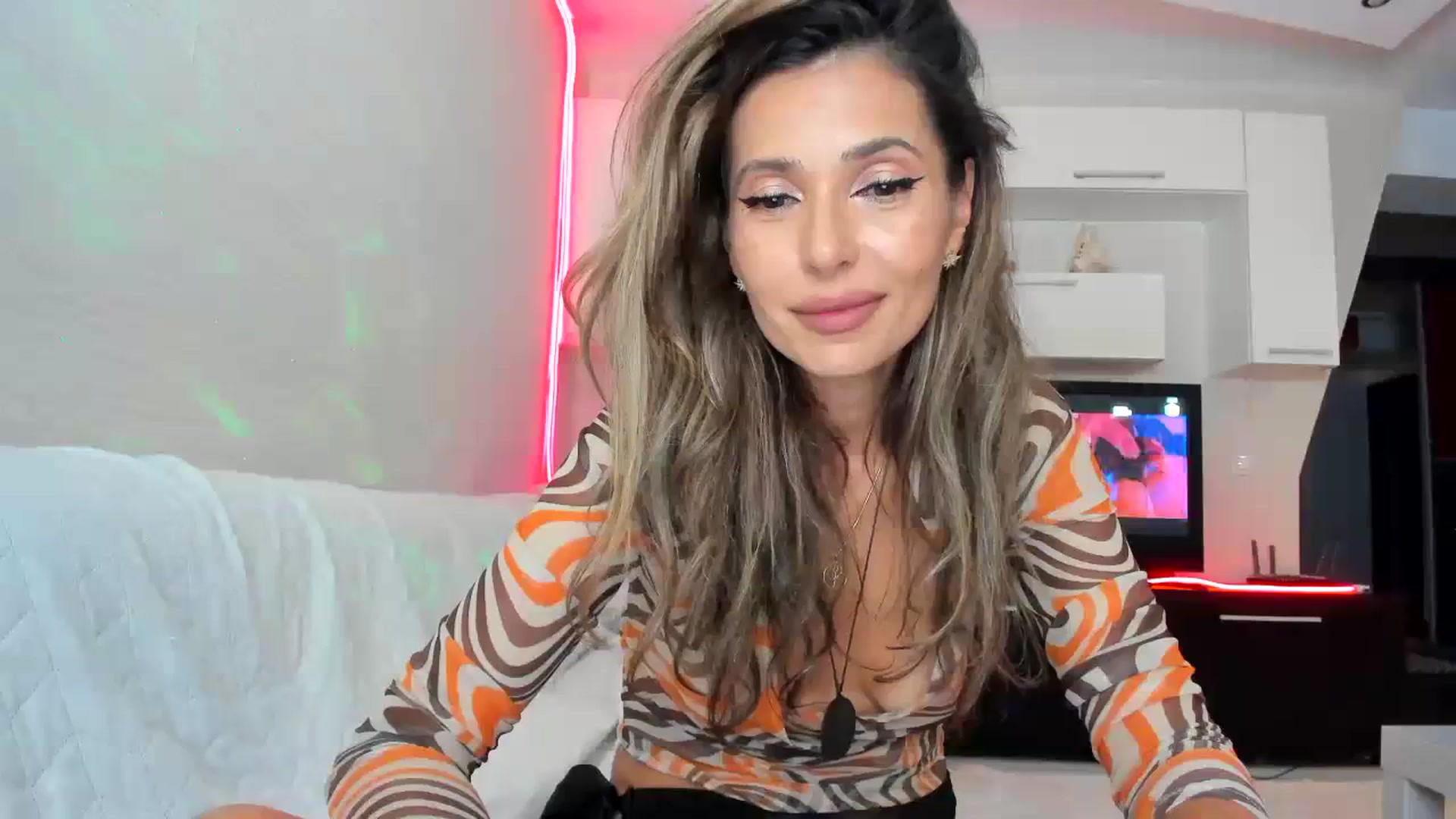 Gallery image thumbnail from SmileyTinaa's myfreecams stream on, 09/18/2023, 23:20 image 17 of 20