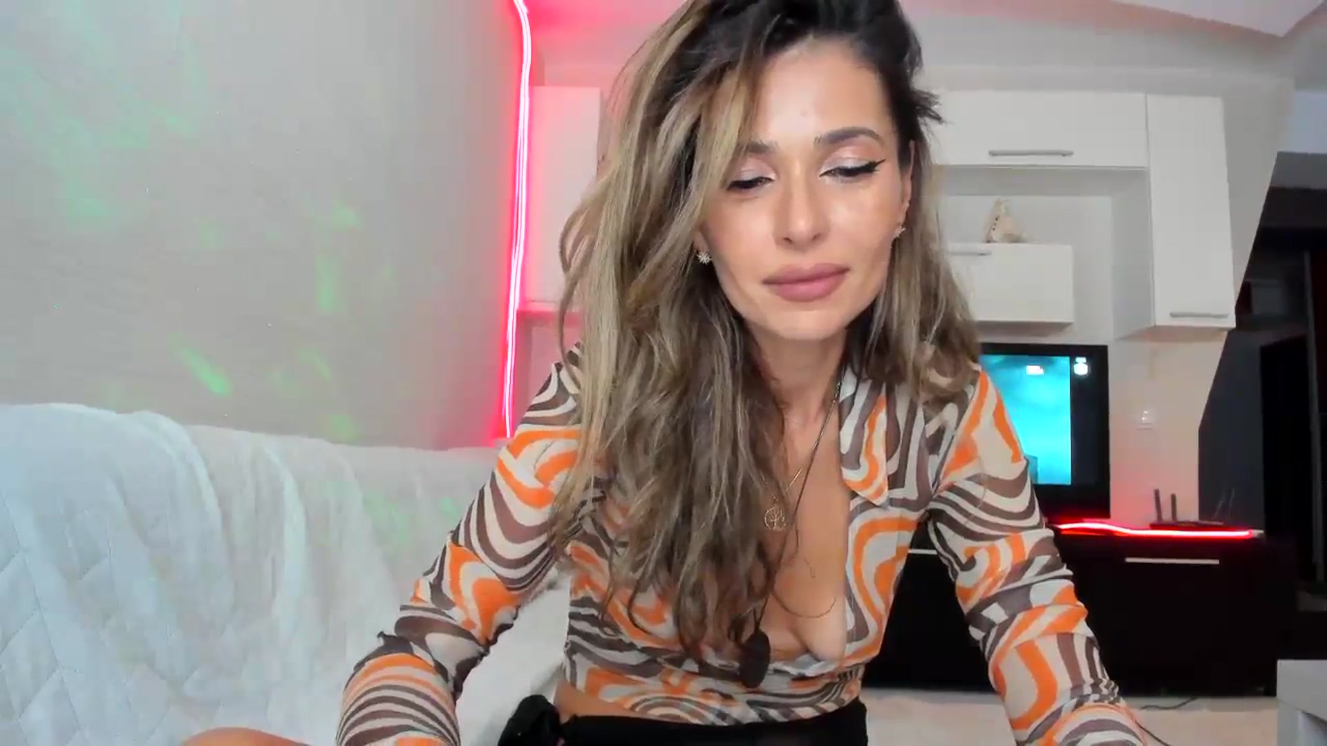 Gallery image thumbnail from SmileyTinaa's myfreecams stream on, 09/18/2023, 23:20 image 13 of 20