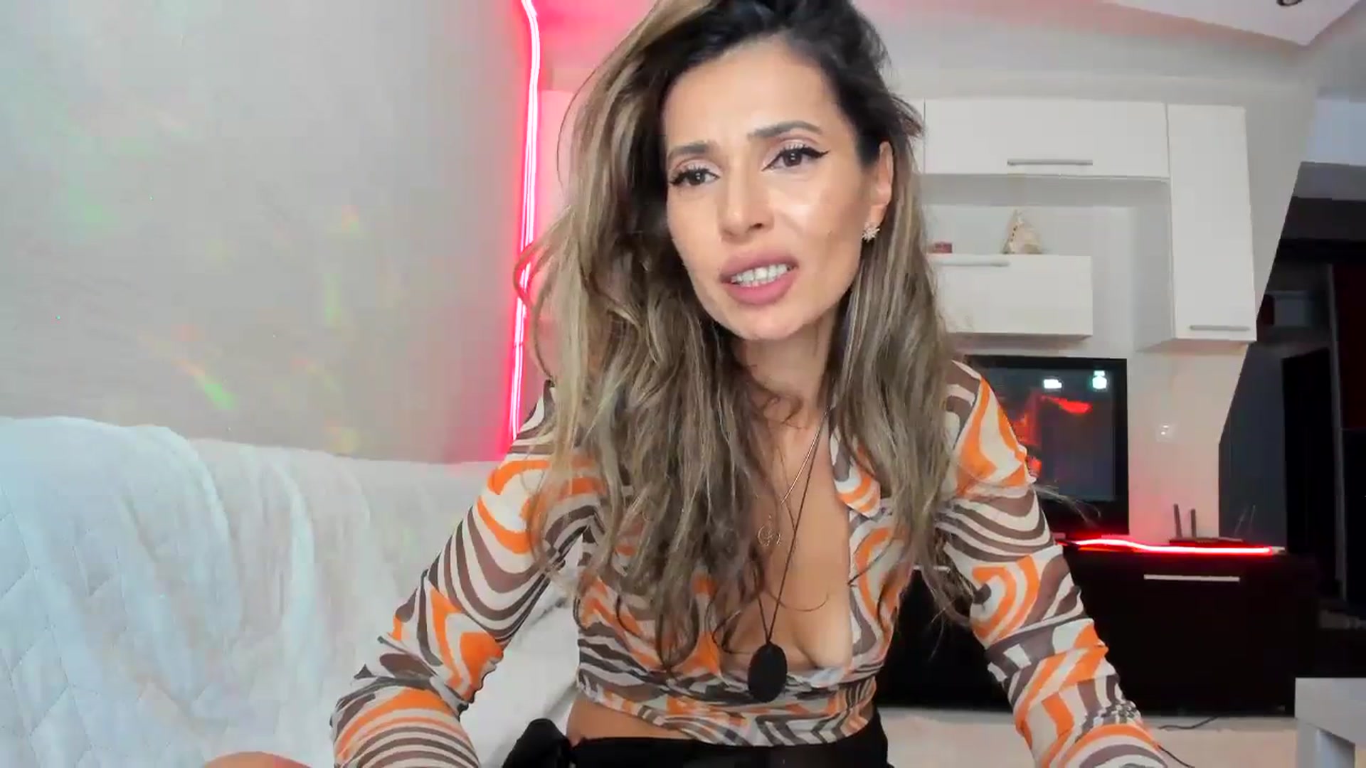 Gallery image thumbnail from SmileyTinaa's myfreecams stream on, 09/18/2023, 23:20 image 19 of 20