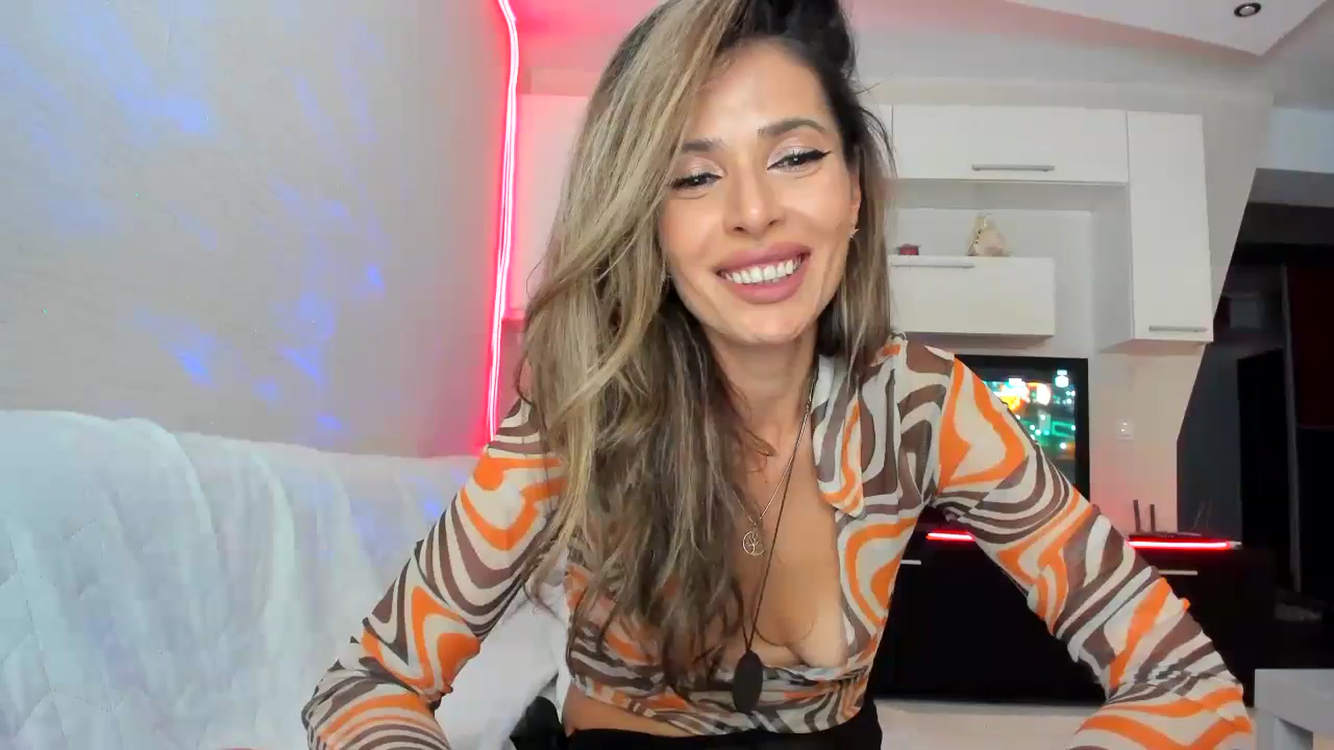 Gallery image thumbnail from SmileyTinaa's myfreecams stream on, 09/18/2023, 23:45 image 15 of 20