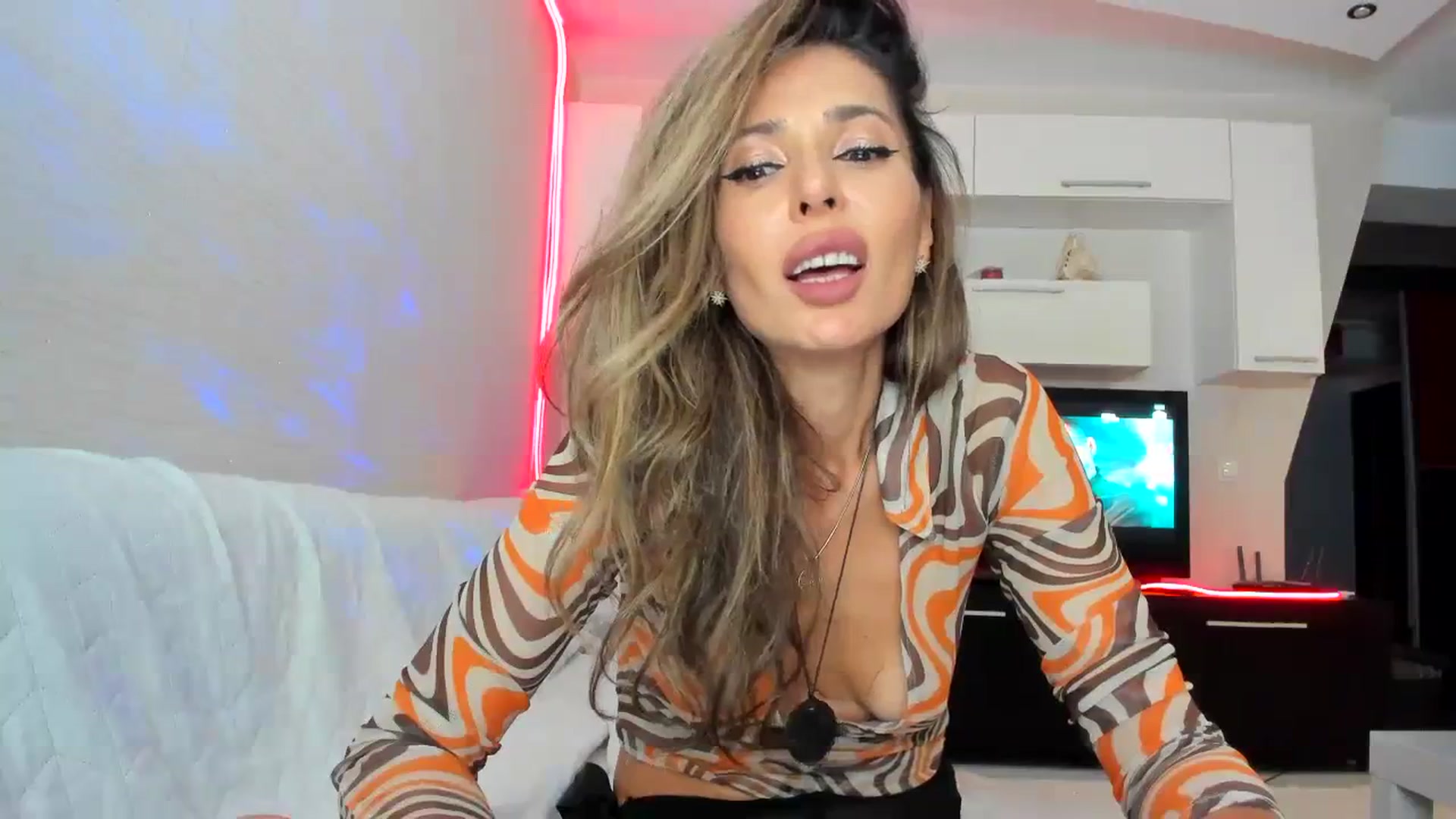 Gallery image thumbnail from SmileyTinaa's myfreecams stream on, 09/18/2023, 23:45 image 14 of 20