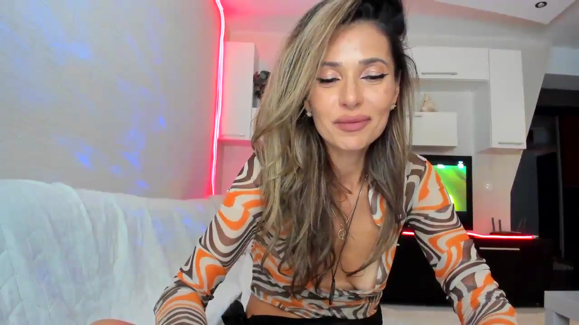 Gallery image thumbnail from SmileyTinaa's myfreecams stream on, 09/18/2023, 23:45 image 18 of 20