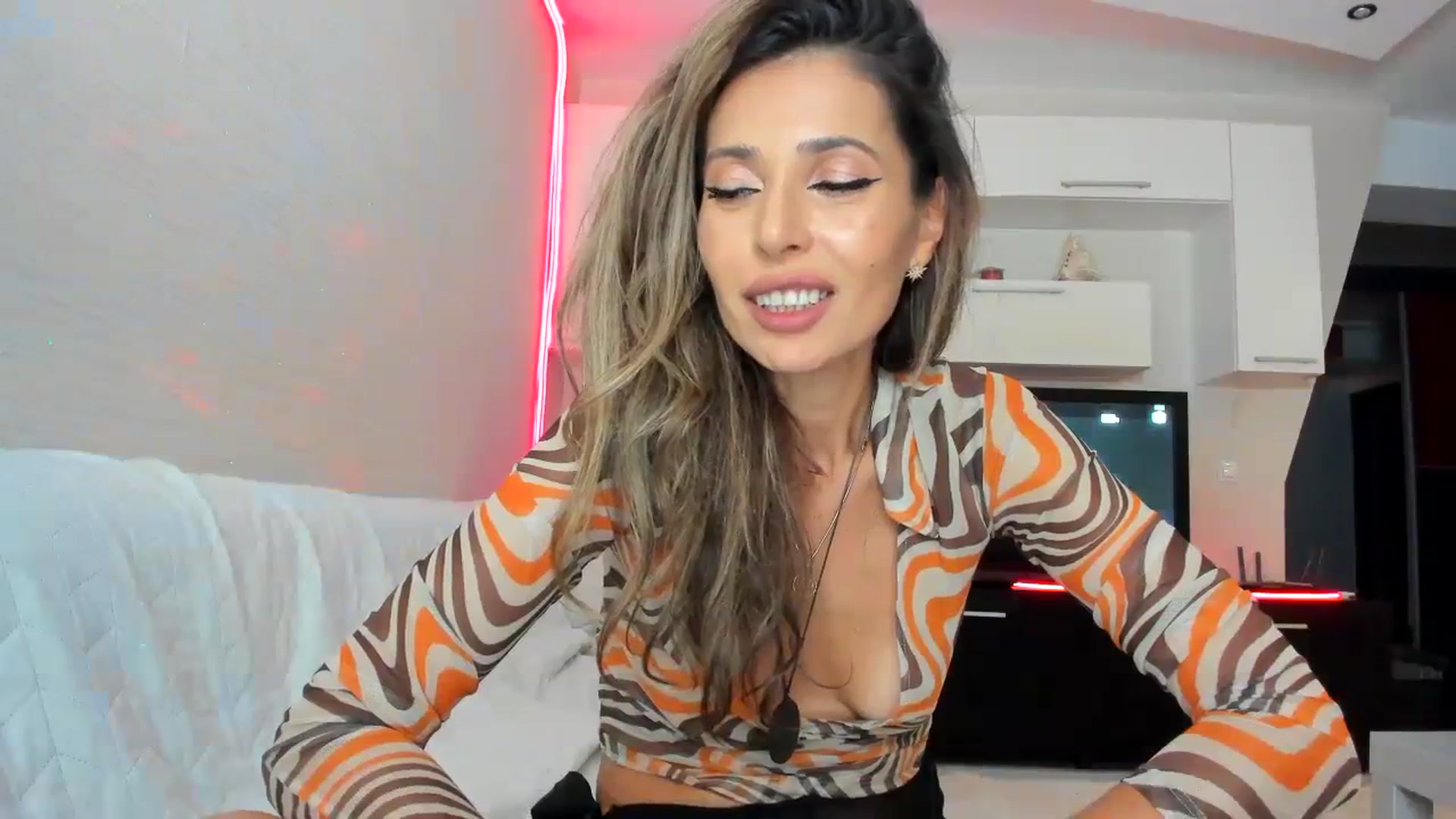 Gallery image thumbnail from SmileyTinaa's myfreecams stream on, 09/18/2023, 23:45 image 11 of 20