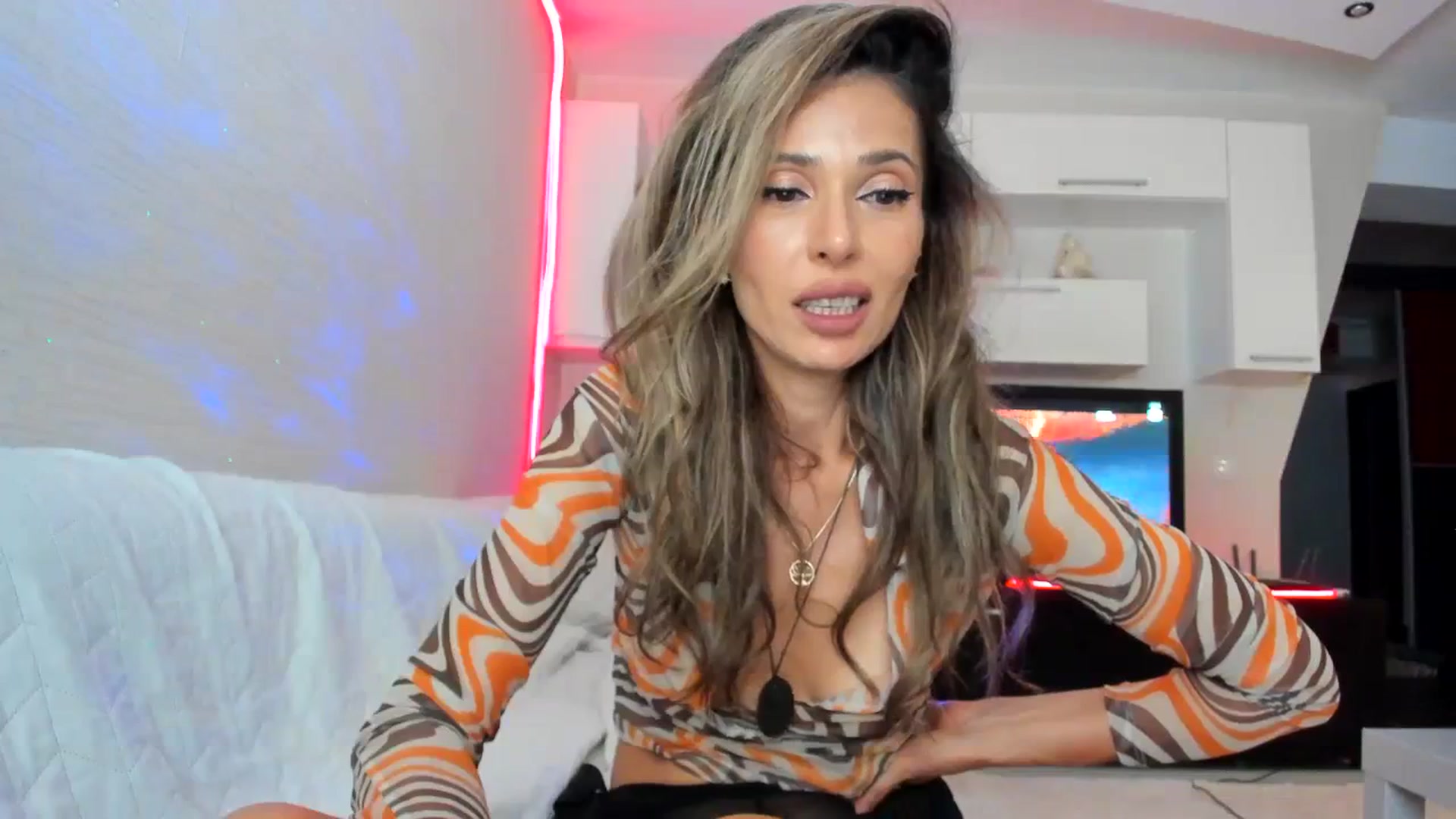 Gallery image thumbnail from SmileyTinaa's myfreecams stream on, 09/18/2023, 23:45 image 19 of 20