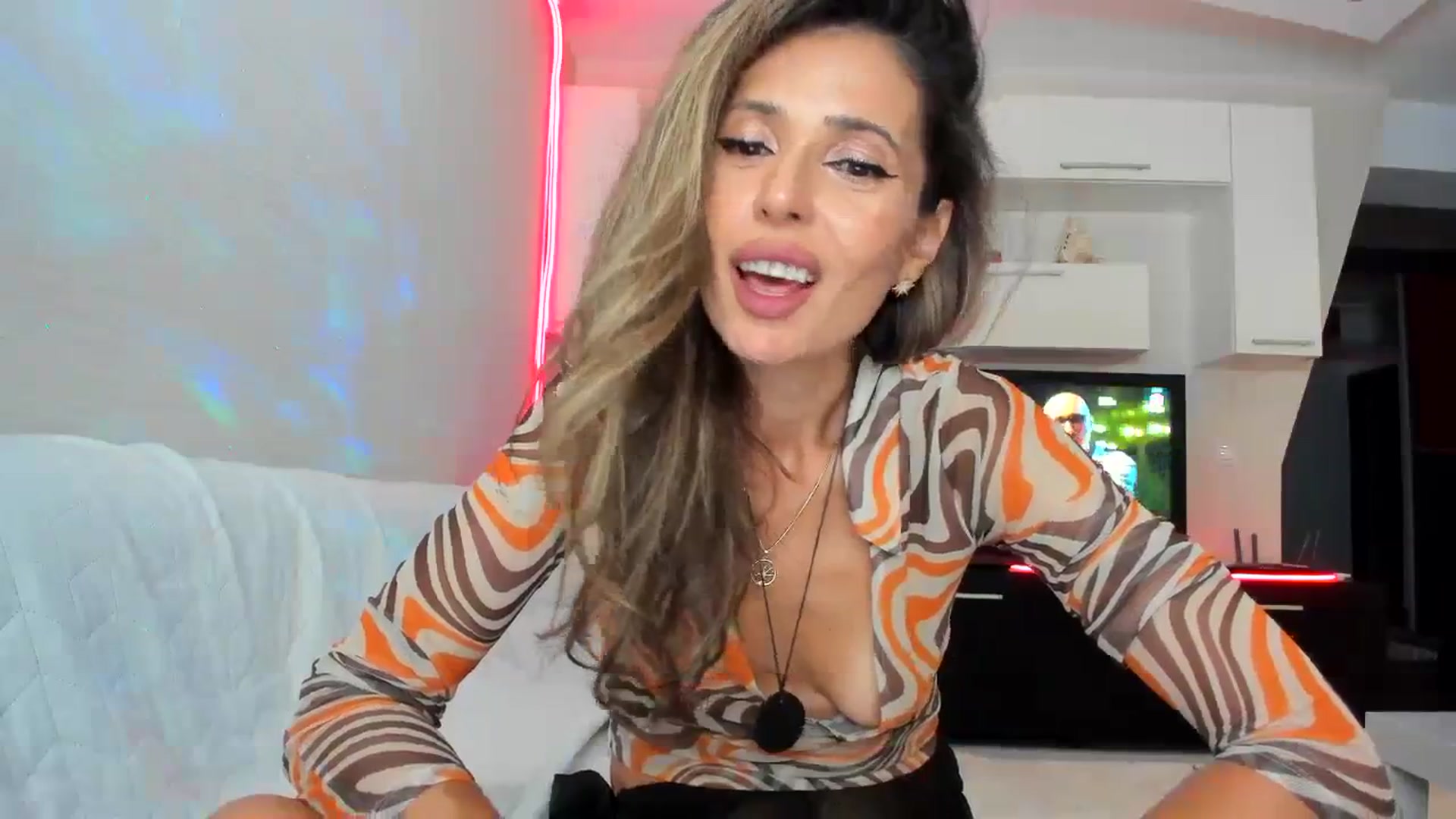 Gallery image thumbnail from SmileyTinaa's myfreecams stream on, 09/19/2023, 24:00 image 5 of 20