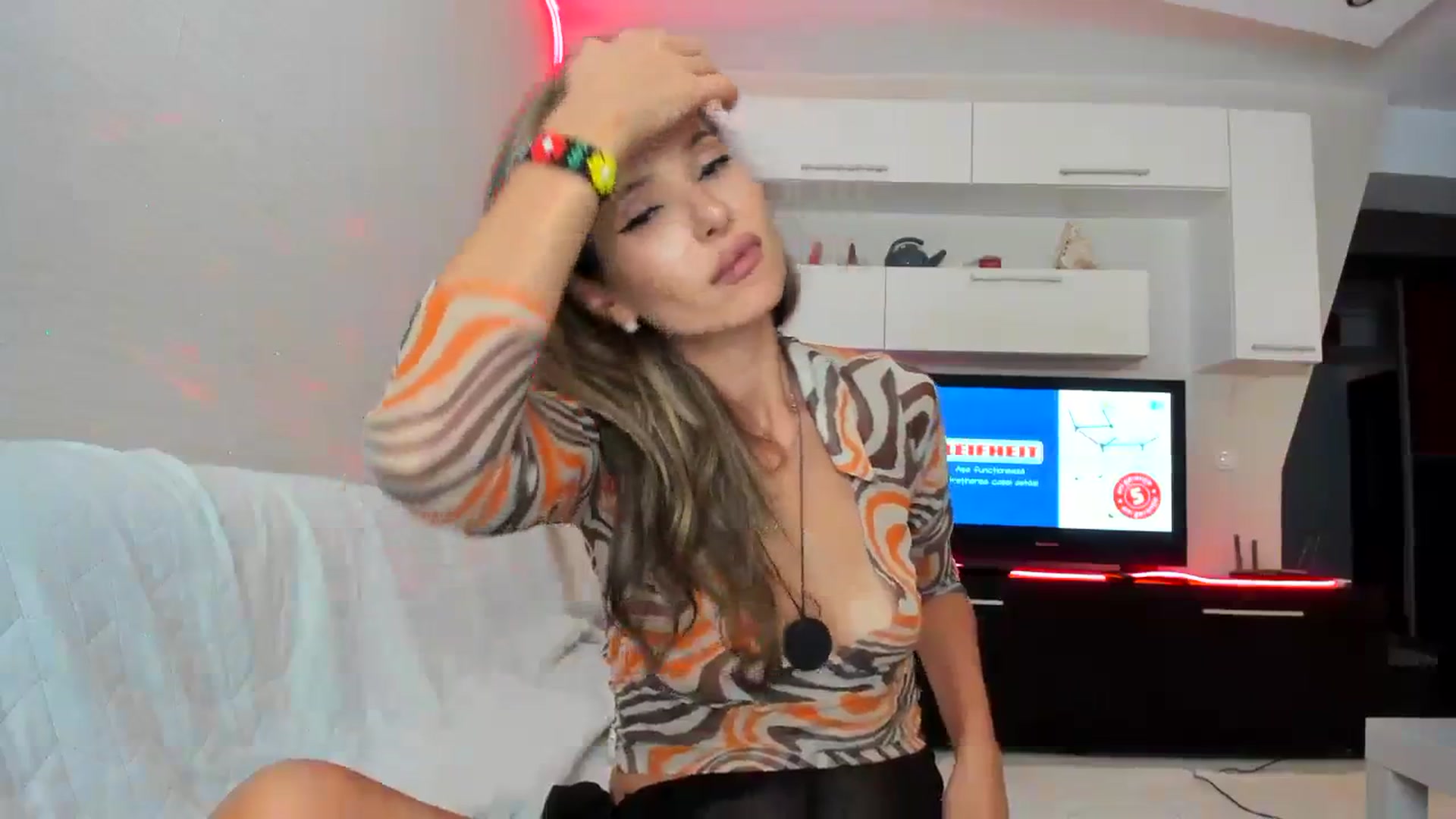 Gallery image thumbnail from SmileyTinaa's myfreecams stream on, 09/19/2023, 24:00 image 8 of 20