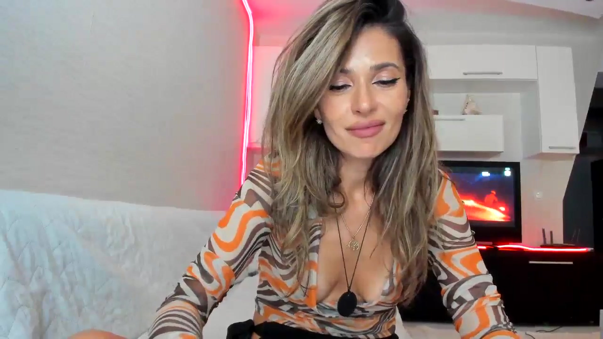Gallery image thumbnail from SmileyTinaa's myfreecams stream on, 09/19/2023, 07:31 image 3 of 20