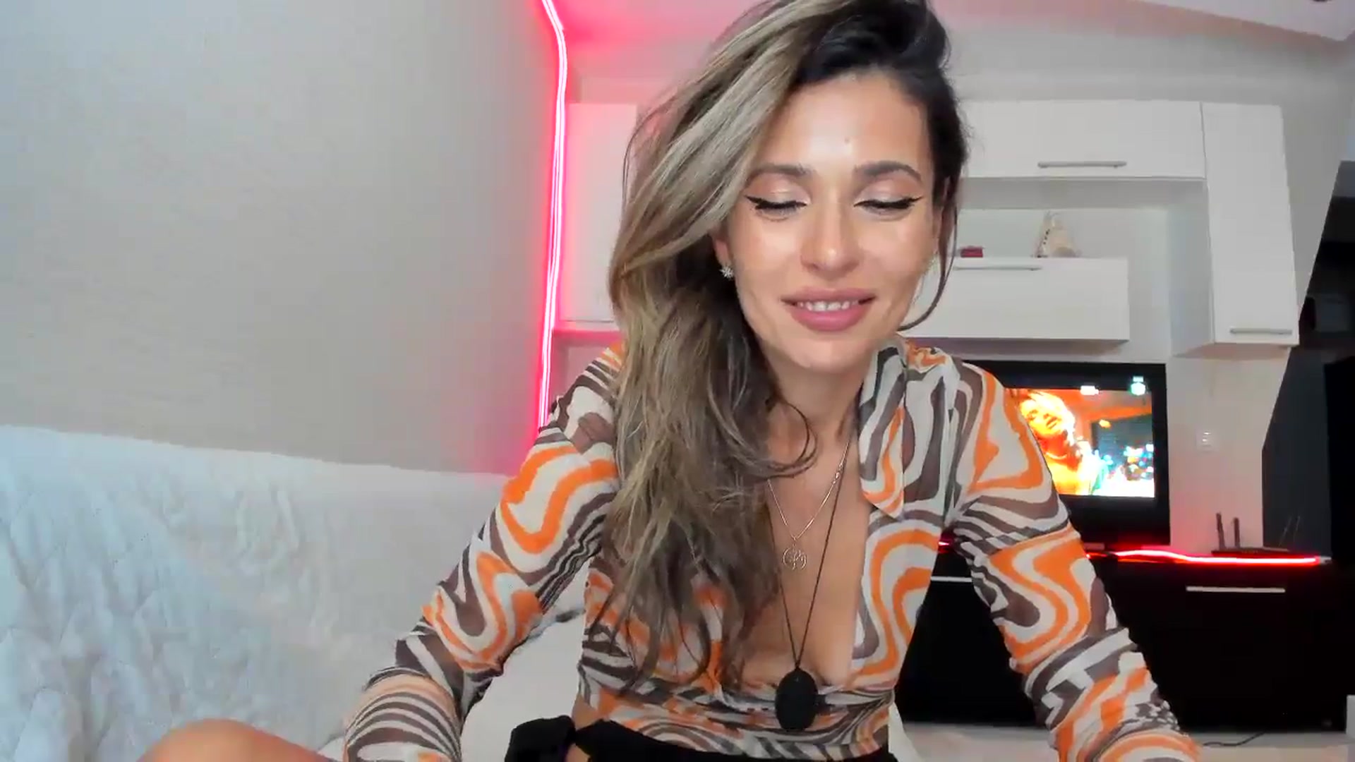 Gallery image thumbnail from SmileyTinaa's myfreecams stream on, 09/19/2023, 07:31 image 5 of 20