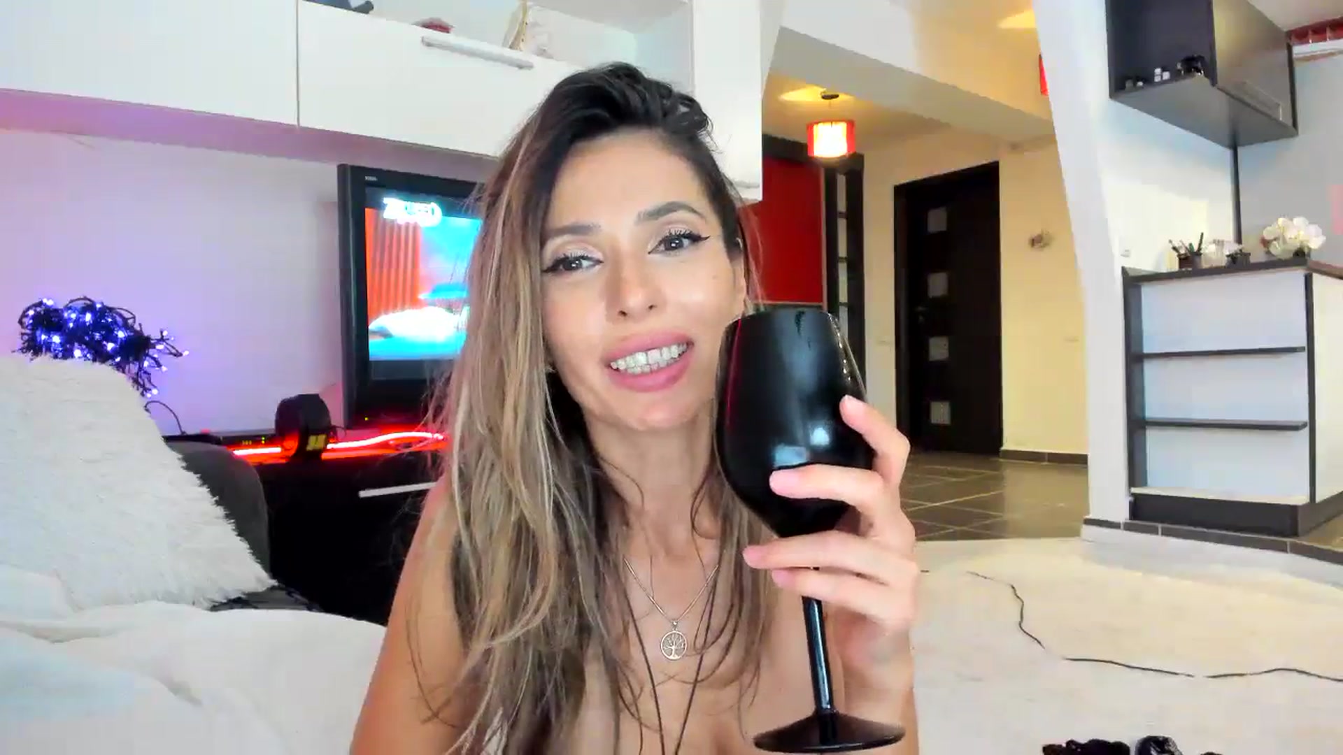 Gallery image thumbnail from SmileyTinaa's myfreecams stream on, 09/20/2023, 24:55 image 3 of 20