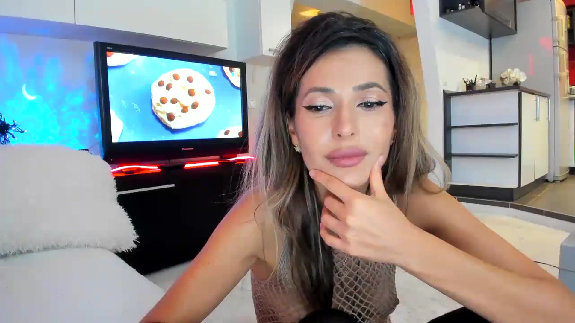 Gallery image thumbnail from SmileyTinaa's myfreecams stream on, 09/20/2023, 22:57 image 2 of 20