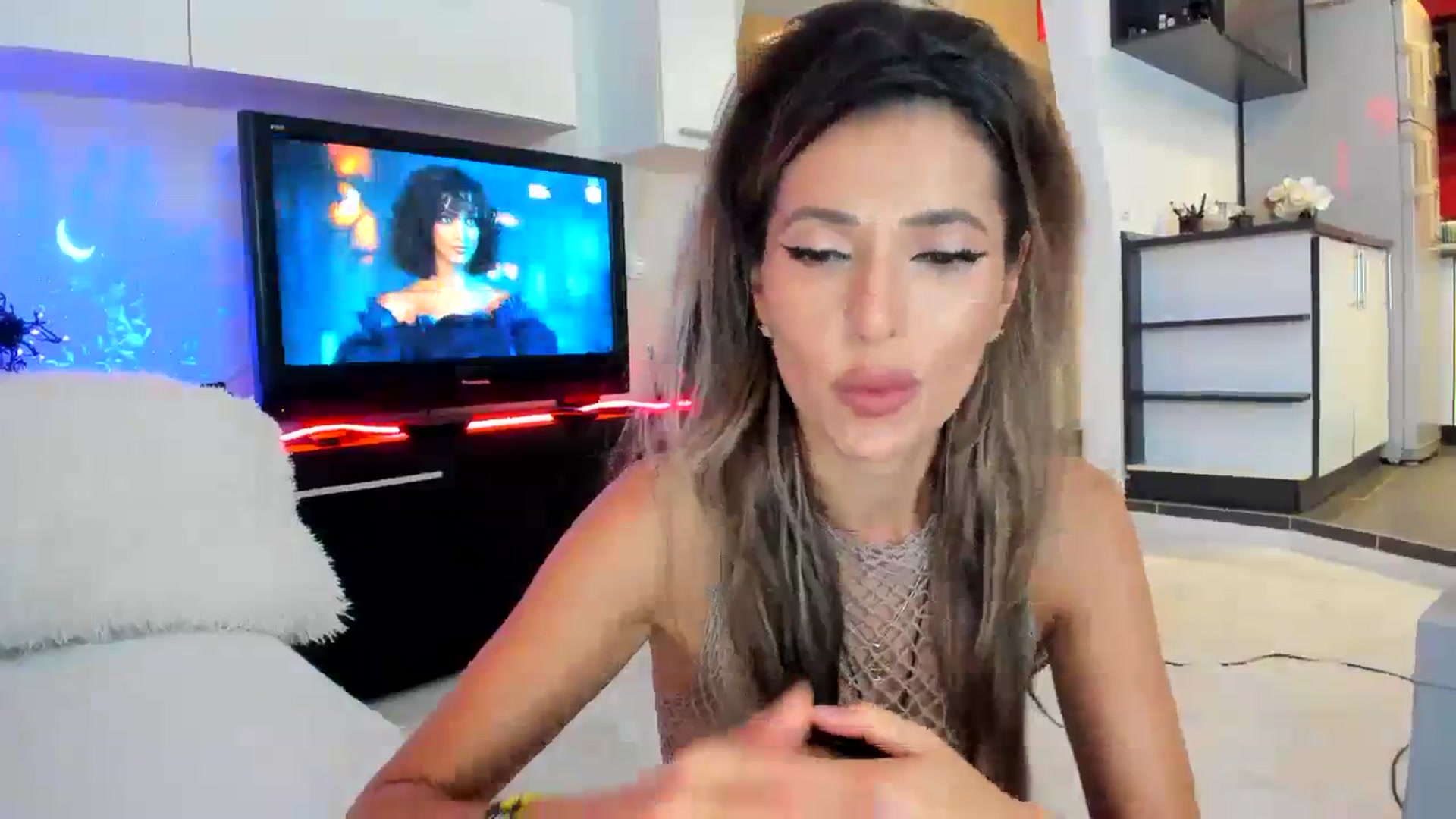 Gallery image thumbnail from SmileyTinaa's myfreecams stream on, 09/20/2023, 22:57 image 4 of 20