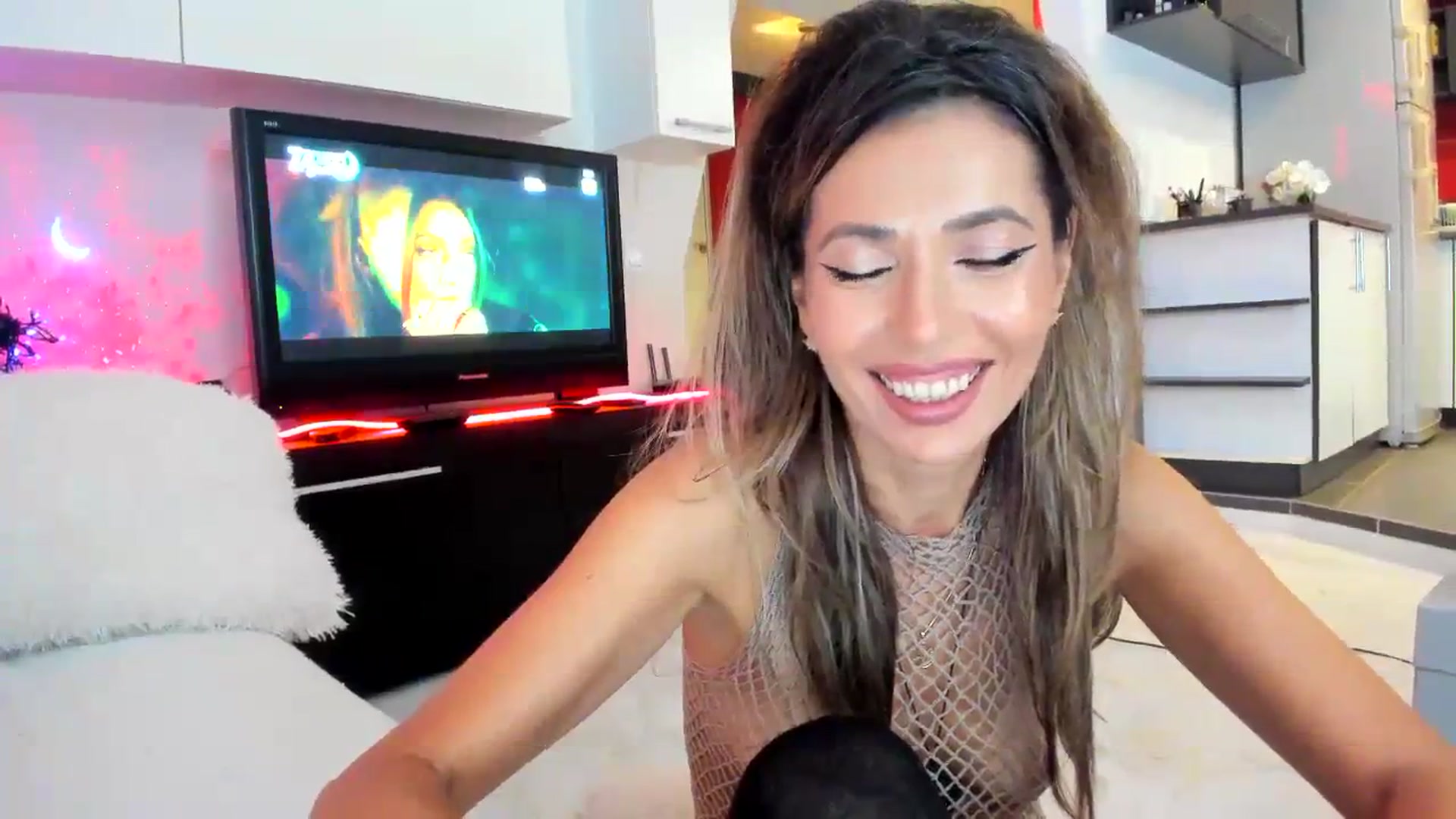 Gallery image thumbnail from SmileyTinaa's myfreecams stream on, 09/20/2023, 22:57 image 6 of 20