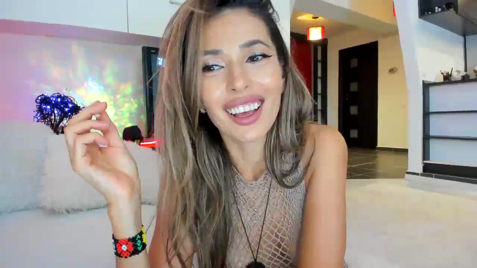 Gallery image thumbnail from SmileyTinaa's myfreecams stream on, 09/21/2023, 24:01 image 10 of 20