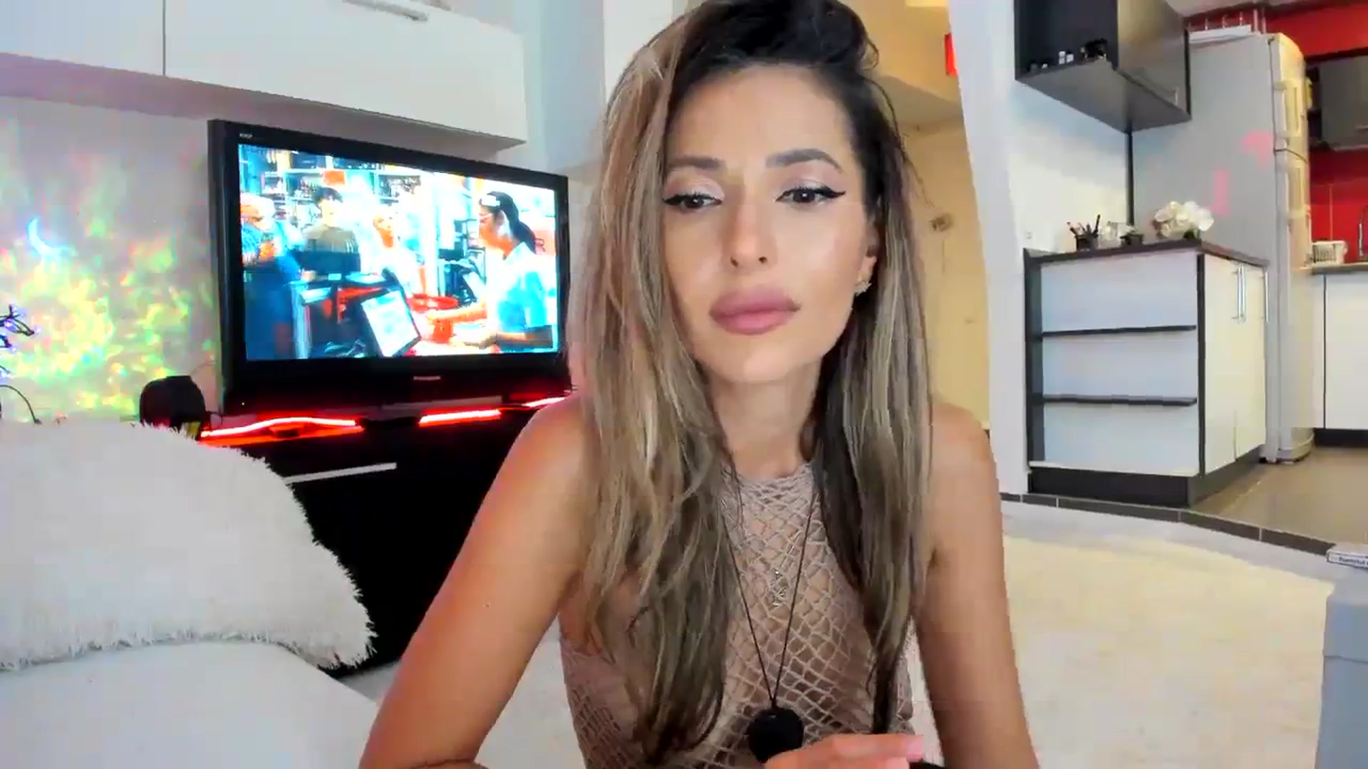 Gallery image thumbnail from SmileyTinaa's myfreecams stream on, 09/21/2023, 24:01 image 19 of 20