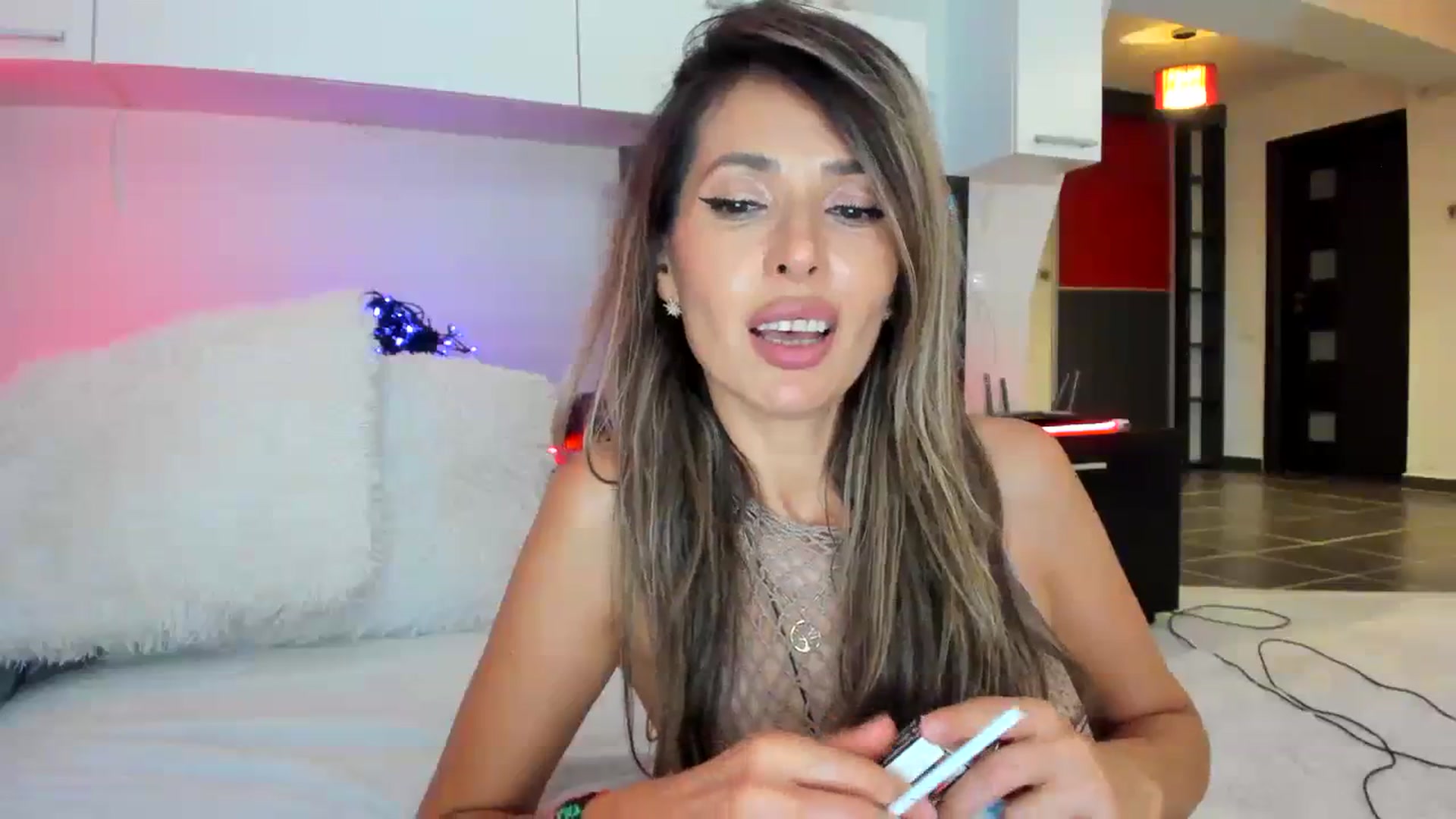 Gallery image thumbnail from SmileyTinaa's myfreecams stream on, 09/21/2023, 02:36 image 11 of 20