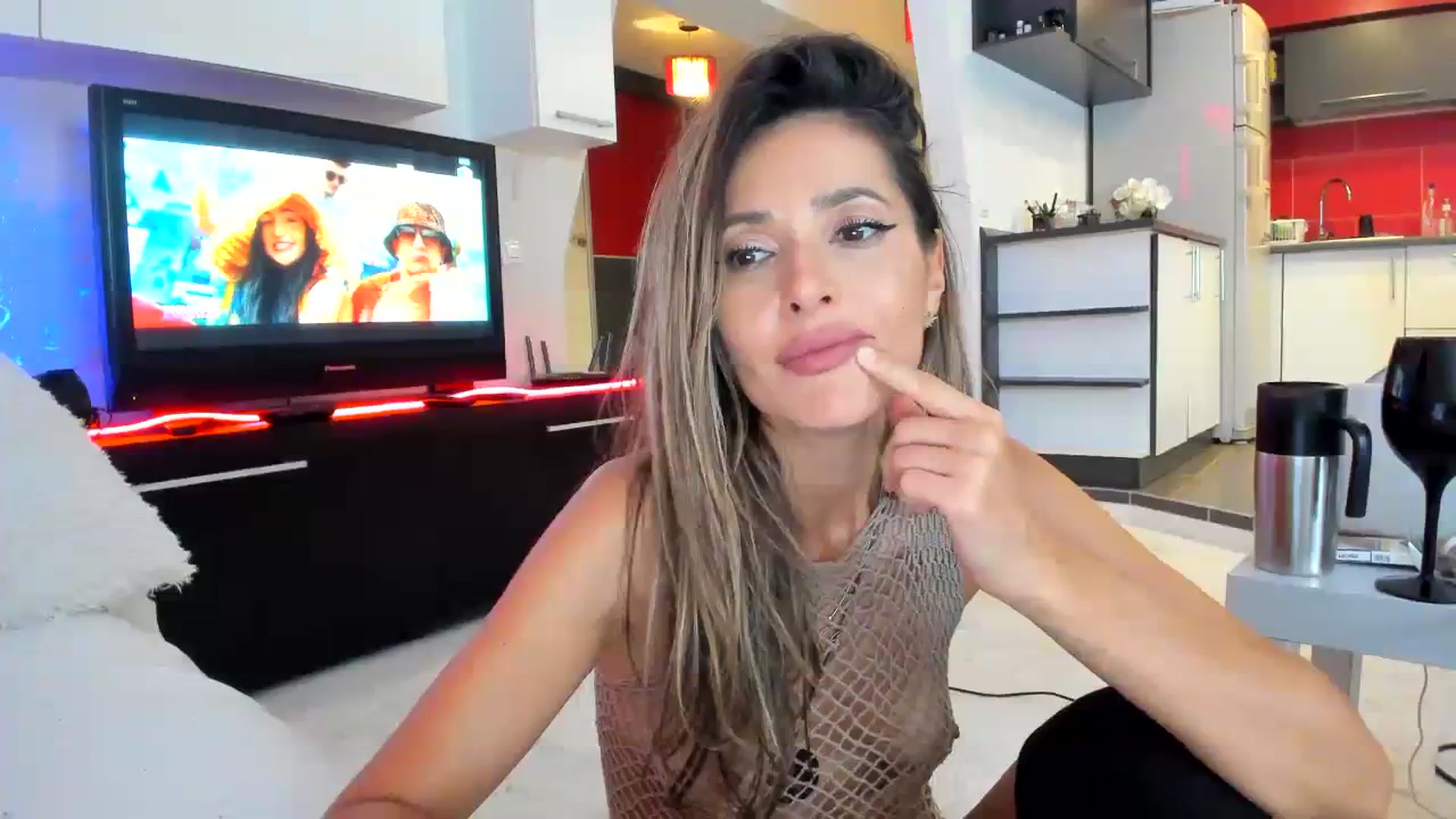 Gallery image thumbnail from SmileyTinaa's myfreecams stream on, 09/21/2023, 04:12 image 10 of 20