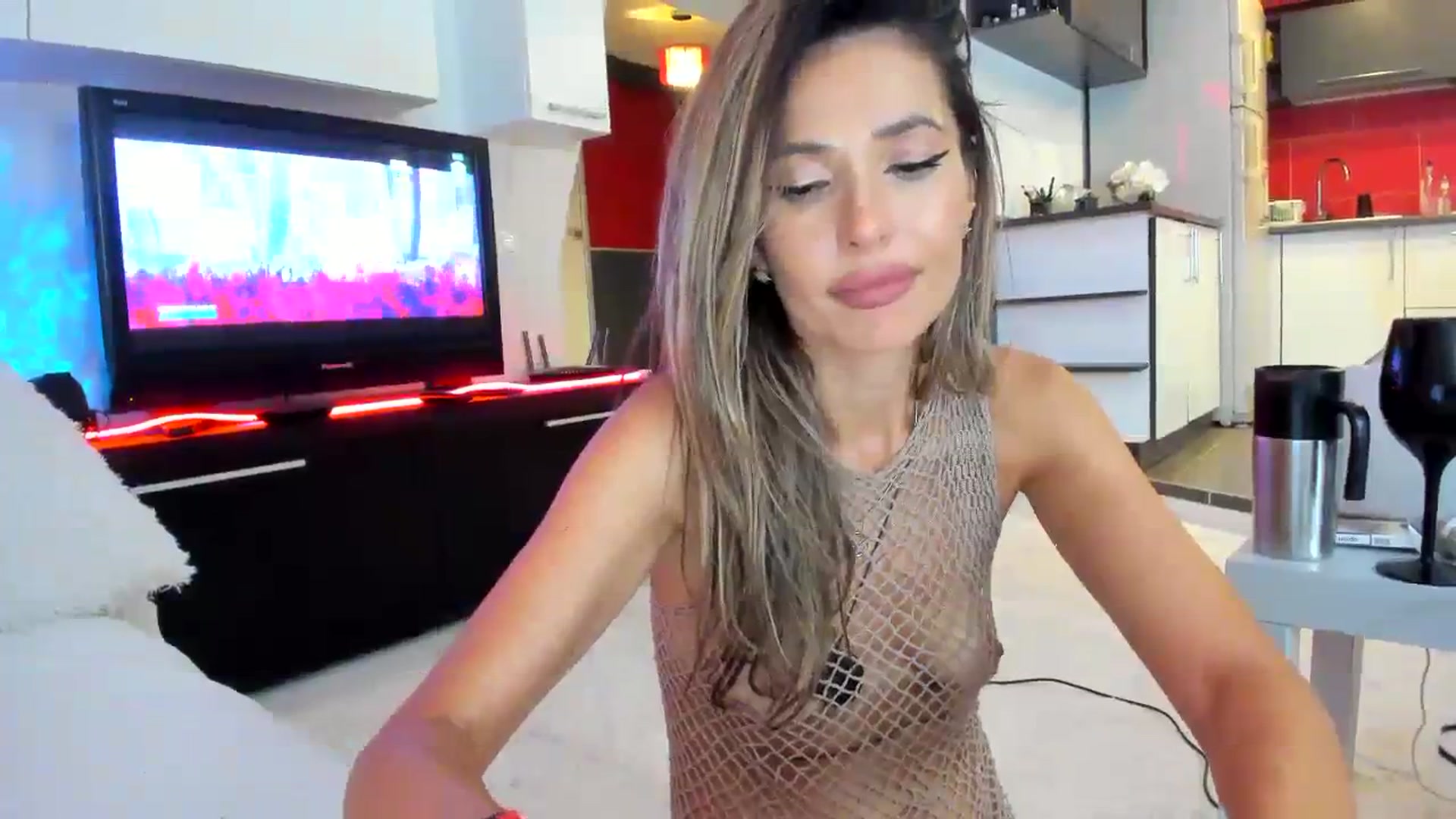 Gallery image thumbnail from SmileyTinaa's myfreecams stream on, 09/21/2023, 04:12 image 7 of 20
