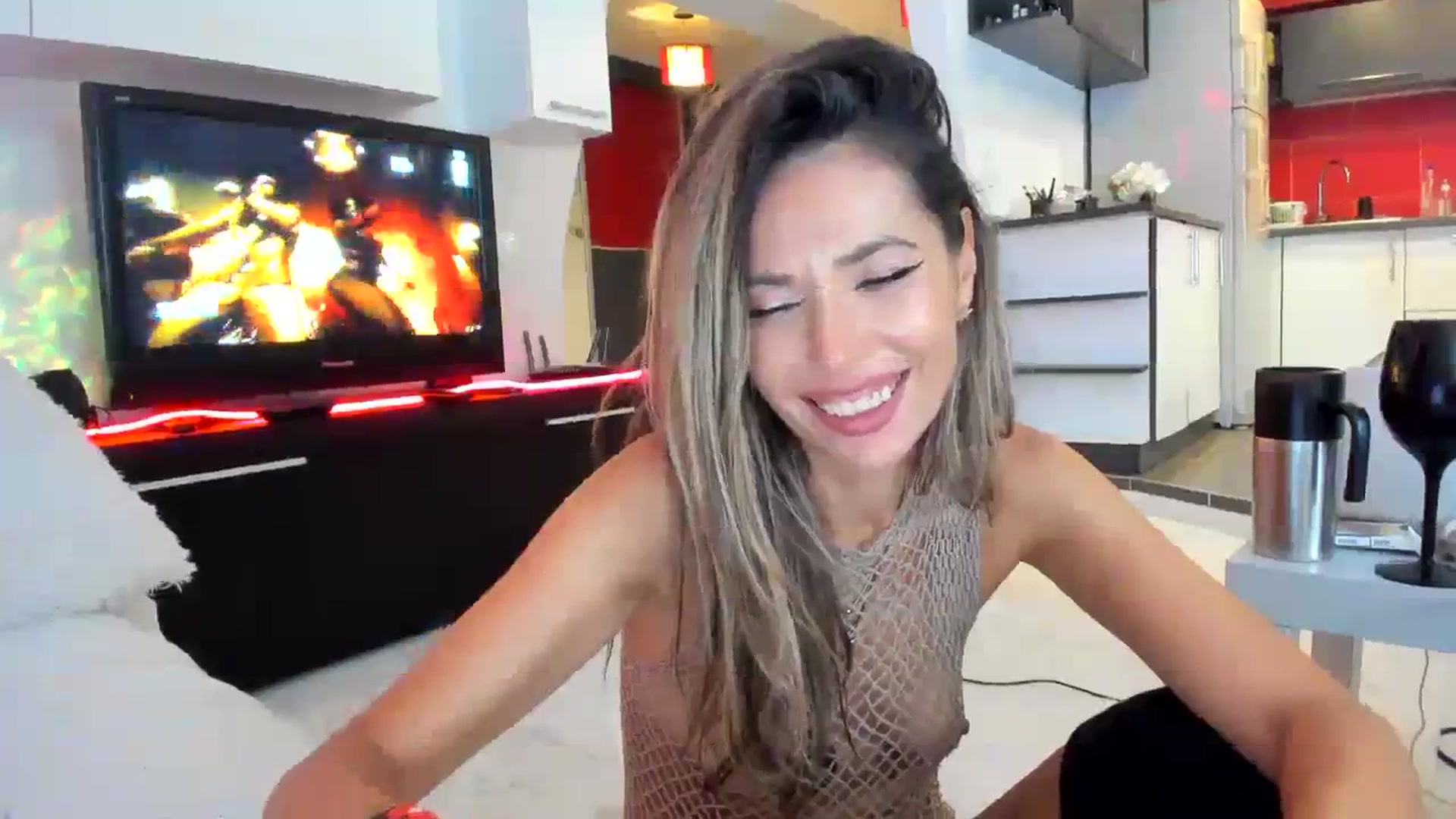 Gallery image thumbnail from SmileyTinaa's myfreecams stream on, 09/21/2023, 04:12 image 16 of 20