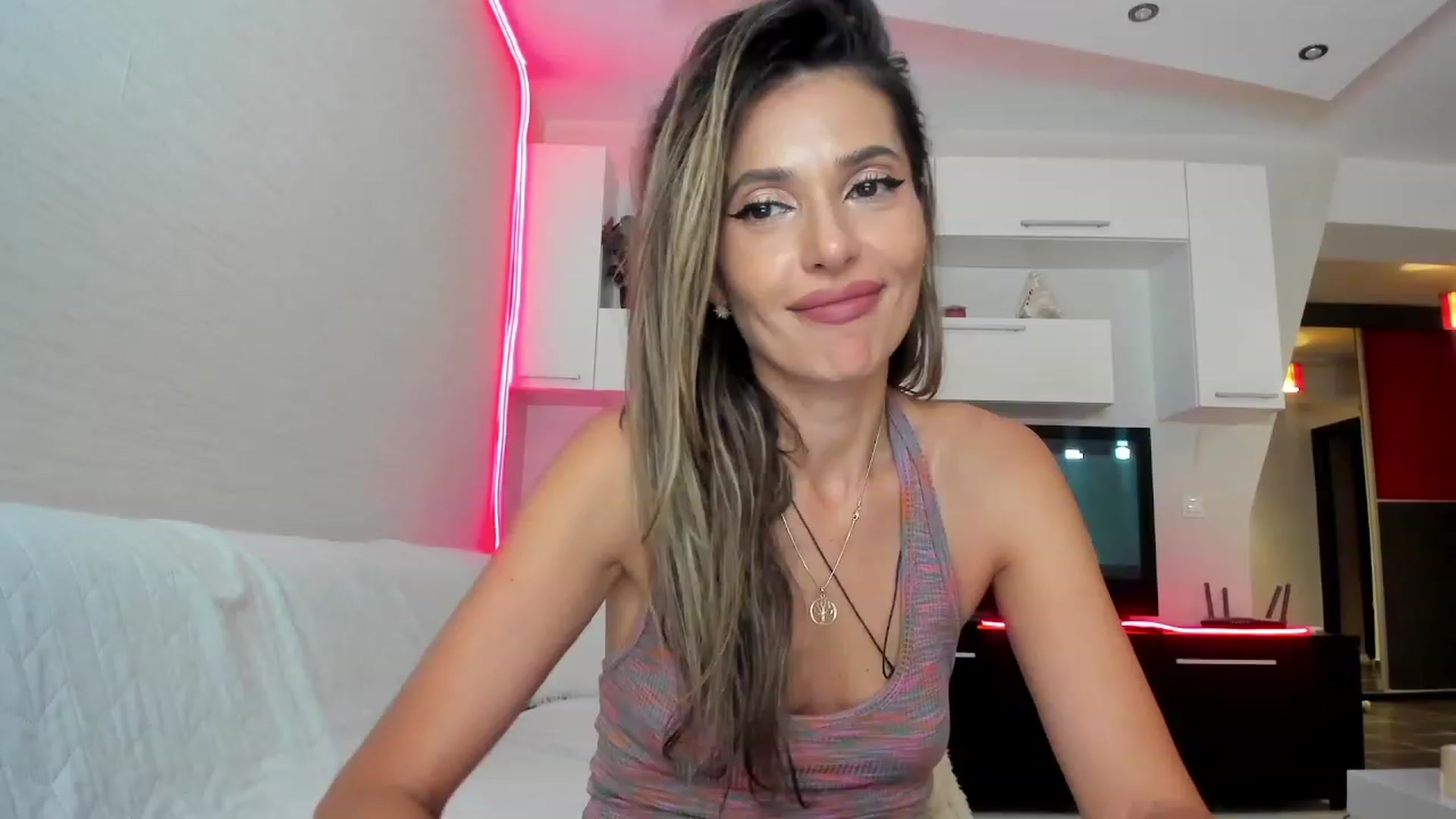 Gallery image thumbnail from SmileyTinaa's myfreecams stream on, 09/23/2023, 24:30 image 20 of 20