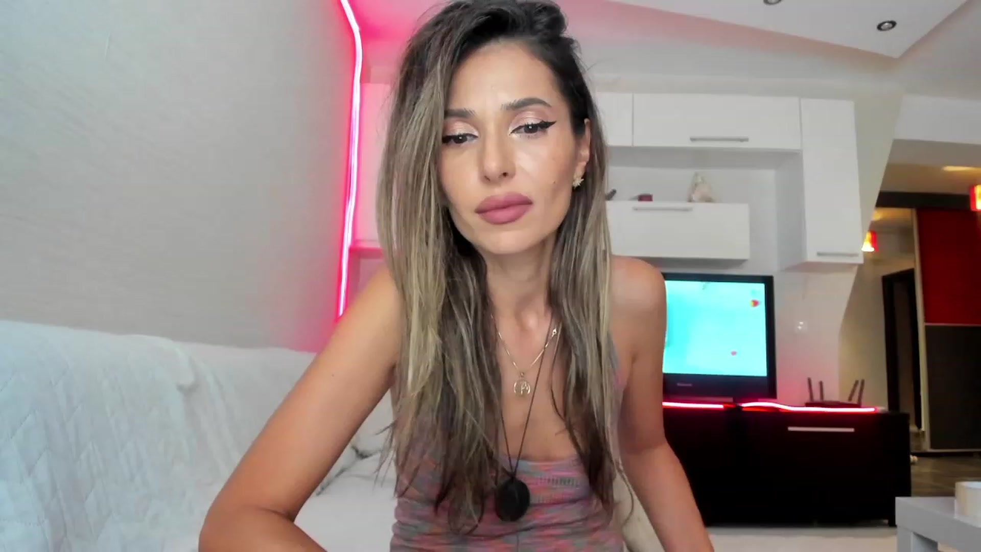 Gallery image thumbnail from SmileyTinaa's myfreecams stream on, 09/23/2023, 24:30 image 1 of 20