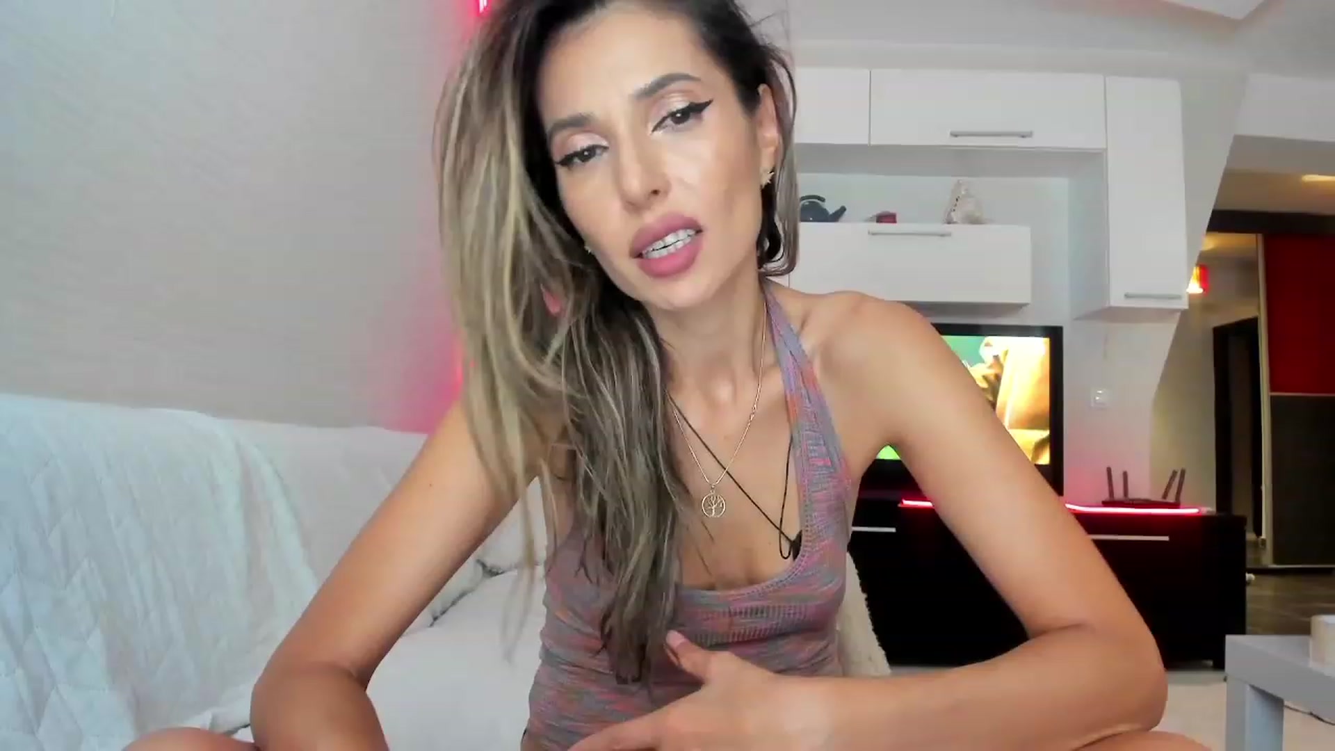 Gallery image thumbnail from SmileyTinaa's myfreecams stream on, 09/23/2023, 01:09 image 16 of 20
