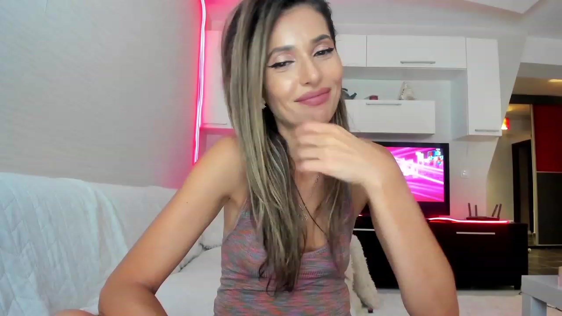 Gallery image thumbnail from SmileyTinaa's myfreecams stream on, 09/23/2023, 01:09 image 7 of 20