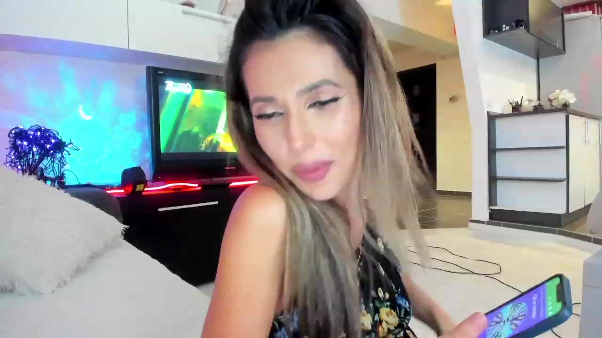 Gallery image thumbnail from SmileyTinaa's myfreecams stream on, 09/26/2023, 01:06 image 3 of 20