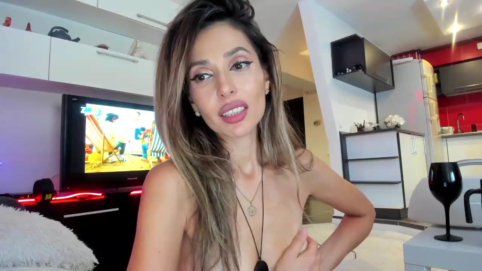 Gallery image thumbnail from SmileyTinaa's myfreecams stream on, 09/26/2023, 01:29 image 9 of 20