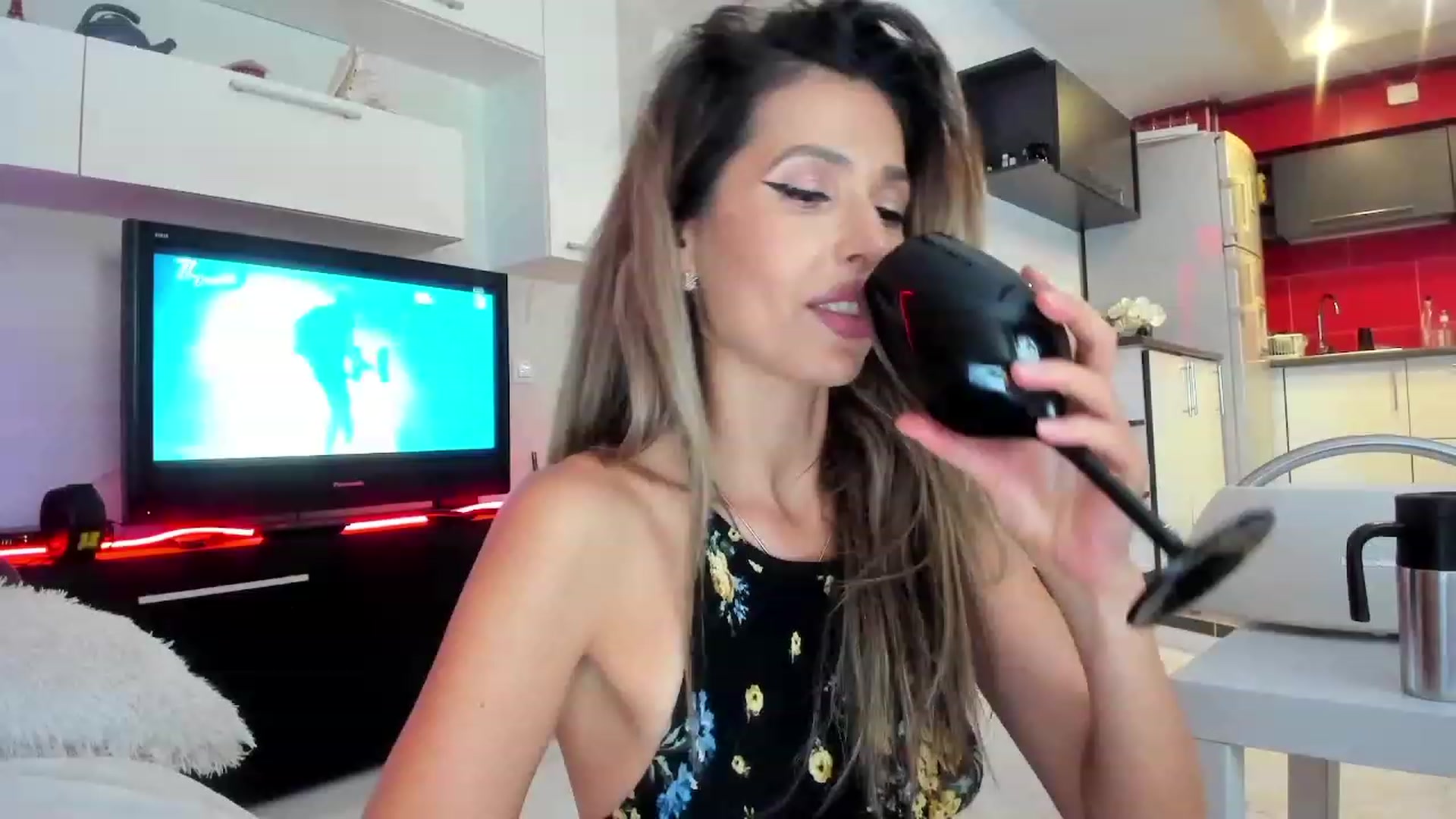 Gallery image thumbnail from SmileyTinaa's myfreecams stream on, 09/26/2023, 01:29 image 16 of 20