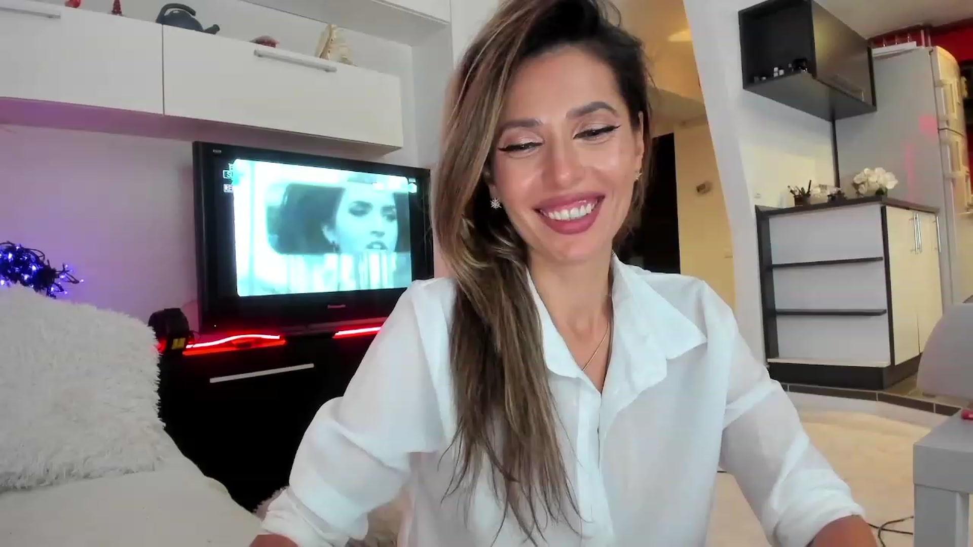 Gallery image thumbnail from SmileyTinaa's myfreecams stream on, 09/26/2023, 03:46 image 18 of 20