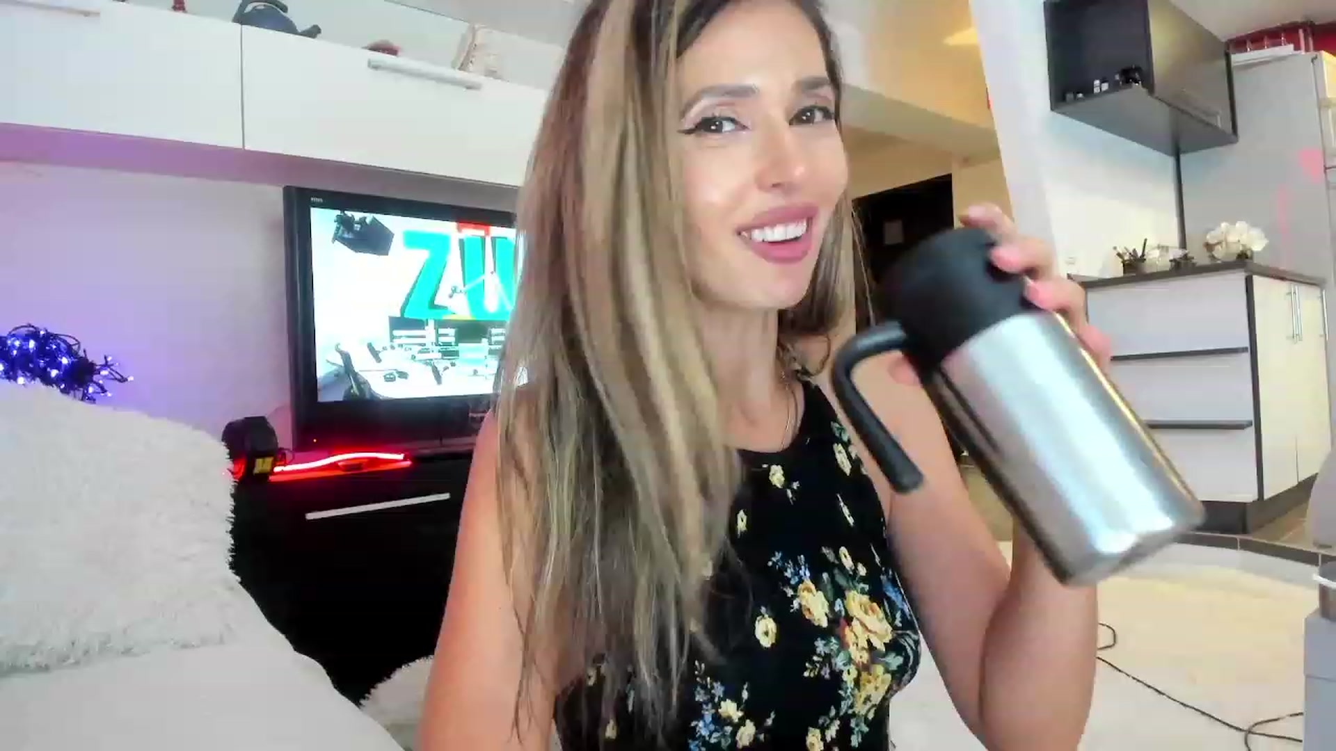 Gallery image thumbnail from SmileyTinaa's myfreecams stream on, 09/26/2023, 03:46 image 4 of 20