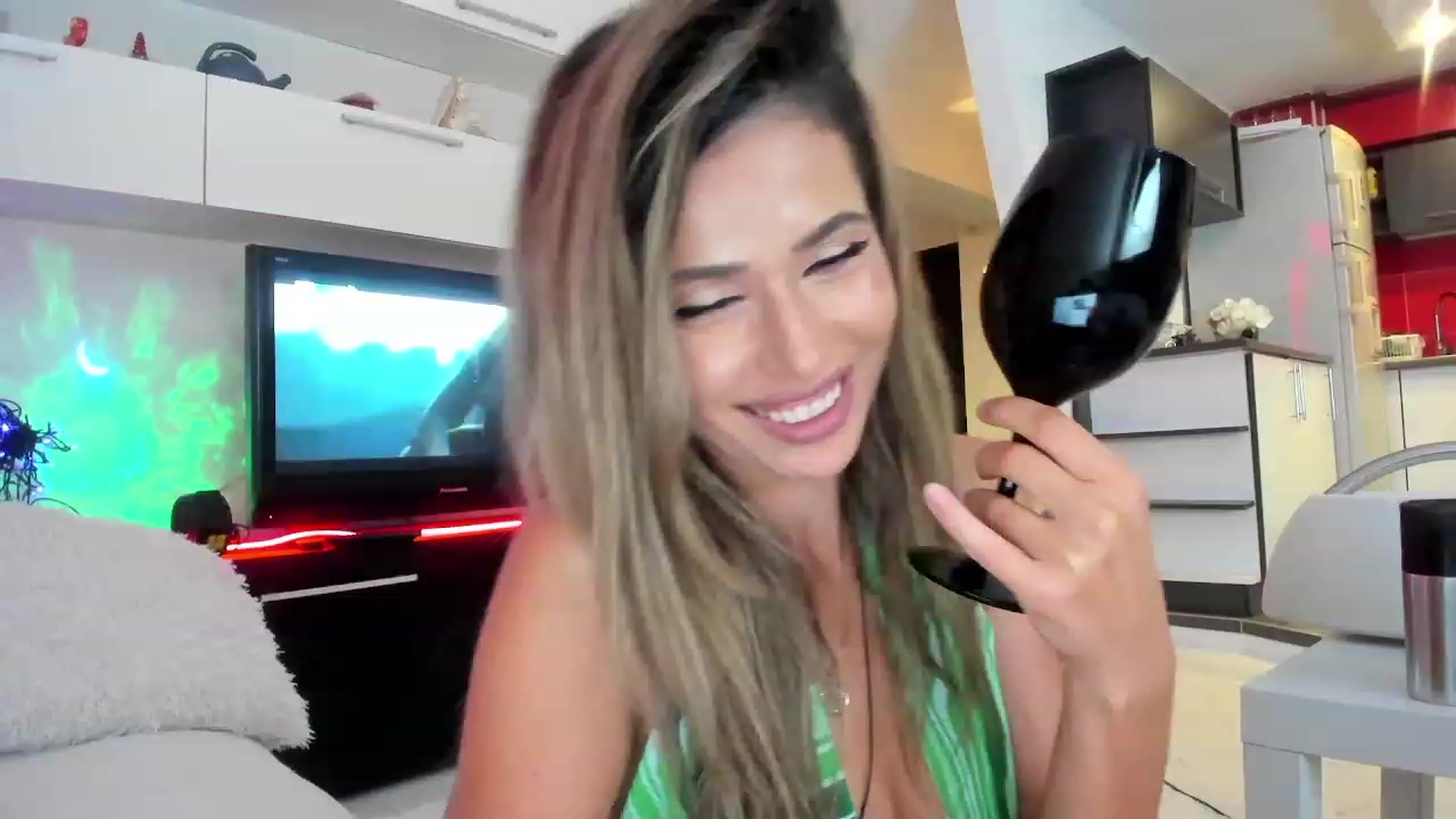 Gallery image thumbnail from SmileyTinaa's myfreecams stream on, 09/26/2023, 23:47 image 2 of 20