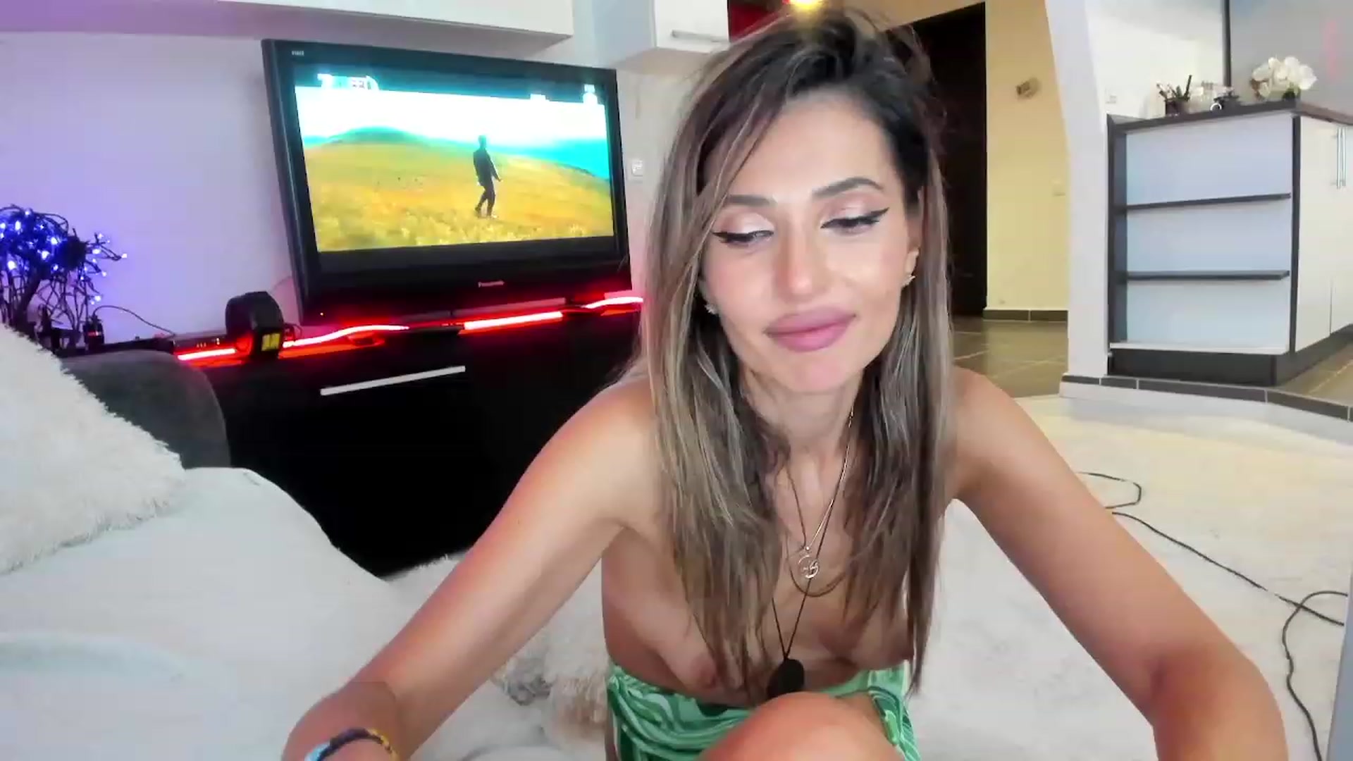 Gallery image thumbnail from SmileyTinaa's myfreecams stream on, 09/27/2023, 04:16 image 3 of 20