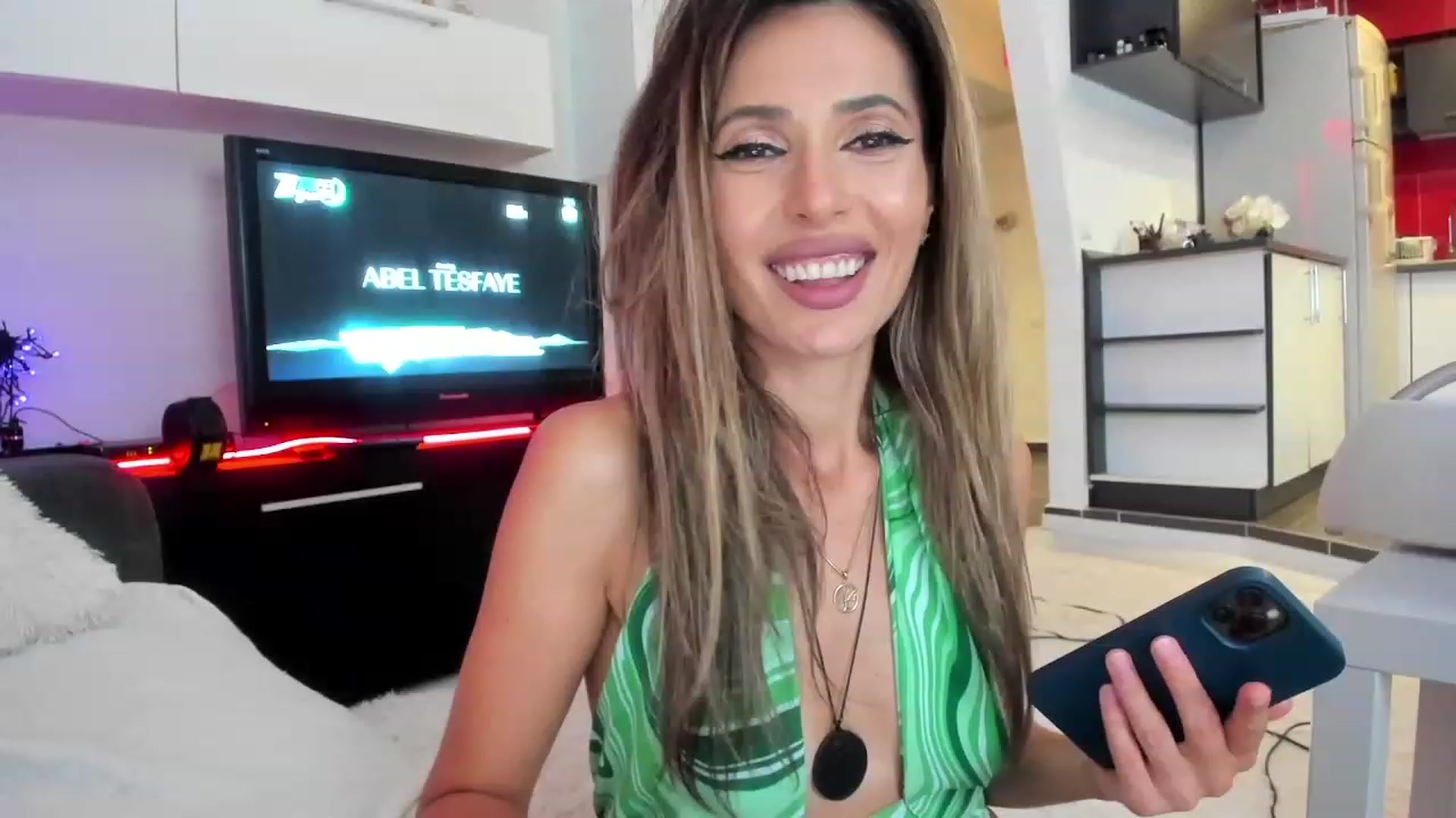 Gallery image thumbnail from SmileyTinaa's myfreecams stream on, 09/27/2023, 04:16 image 6 of 20