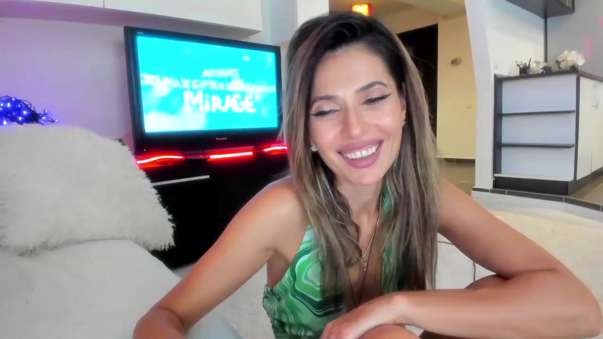Gallery image thumbnail from SmileyTinaa's myfreecams stream on, 09/27/2023, 05:38 image 11 of 20