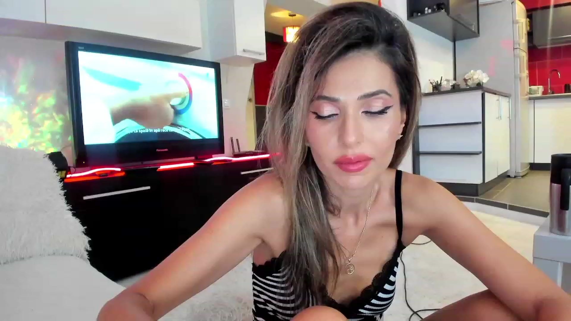 Gallery image thumbnail from SmileyTinaa's myfreecams stream on, 09/27/2023, 21:51 image 7 of 20