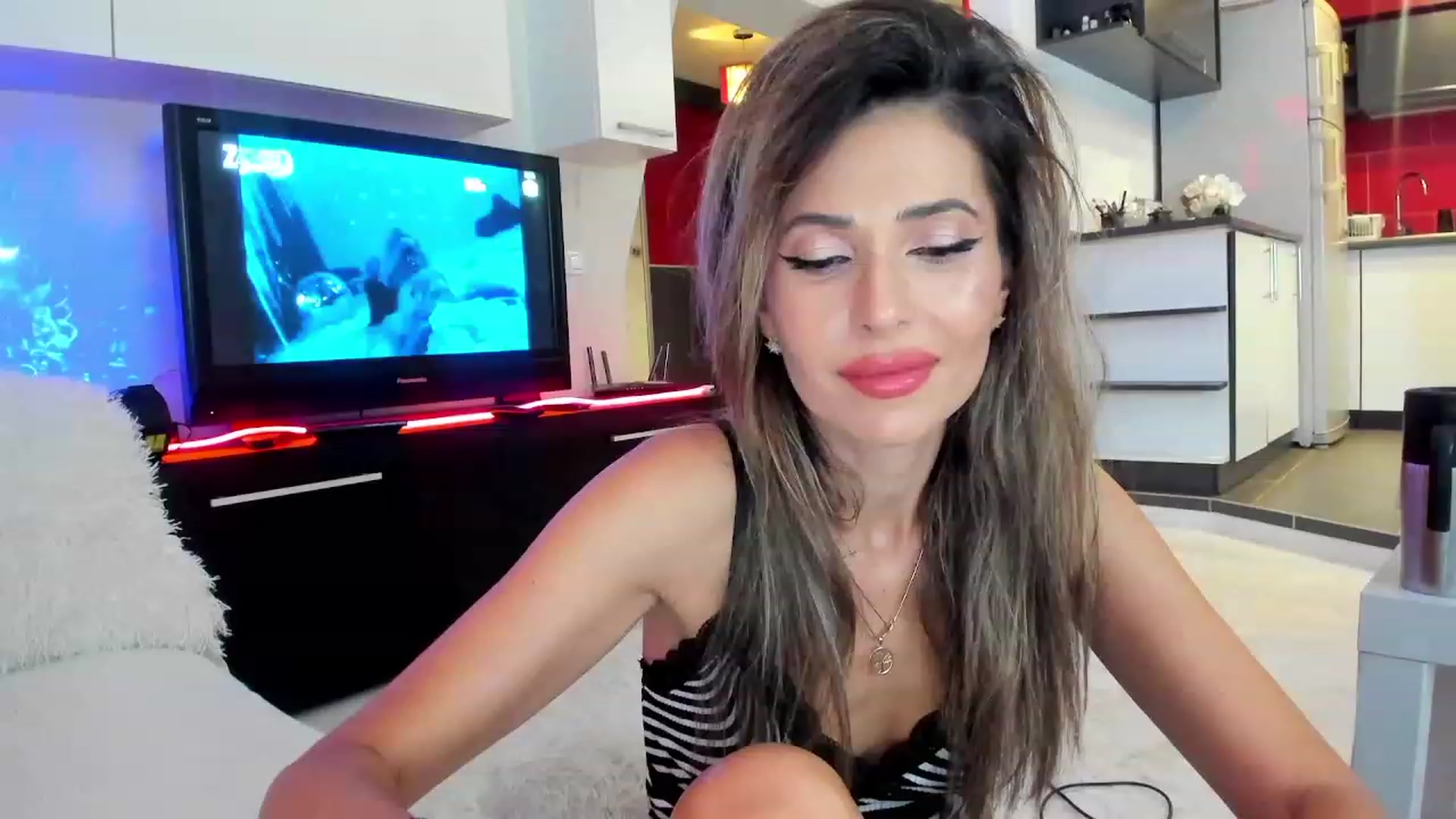 Gallery image thumbnail from SmileyTinaa's myfreecams stream on, 09/27/2023, 21:51 image 1 of 20