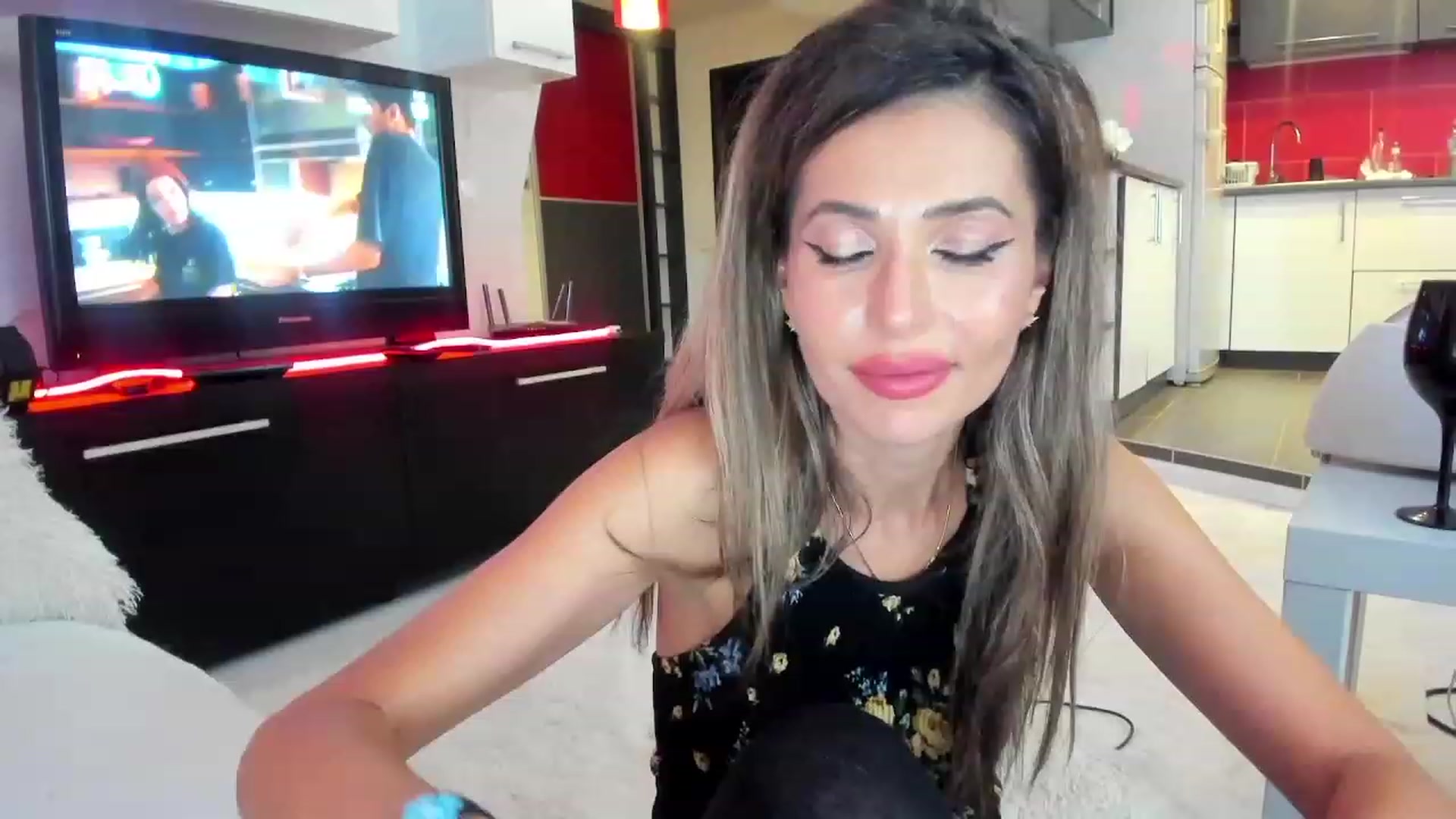 Gallery image thumbnail from SmileyTinaa's myfreecams stream on, 09/28/2023, 01:11 image 19 of 20