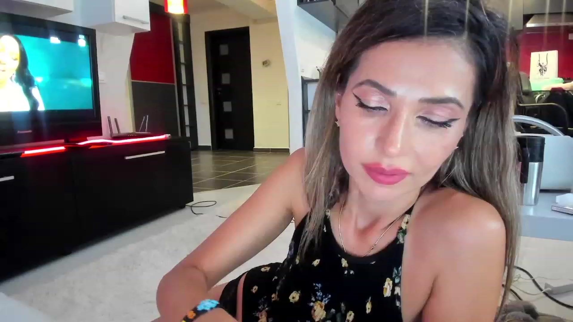 Gallery image thumbnail from SmileyTinaa's myfreecams stream on, 09/28/2023, 01:11 image 10 of 20