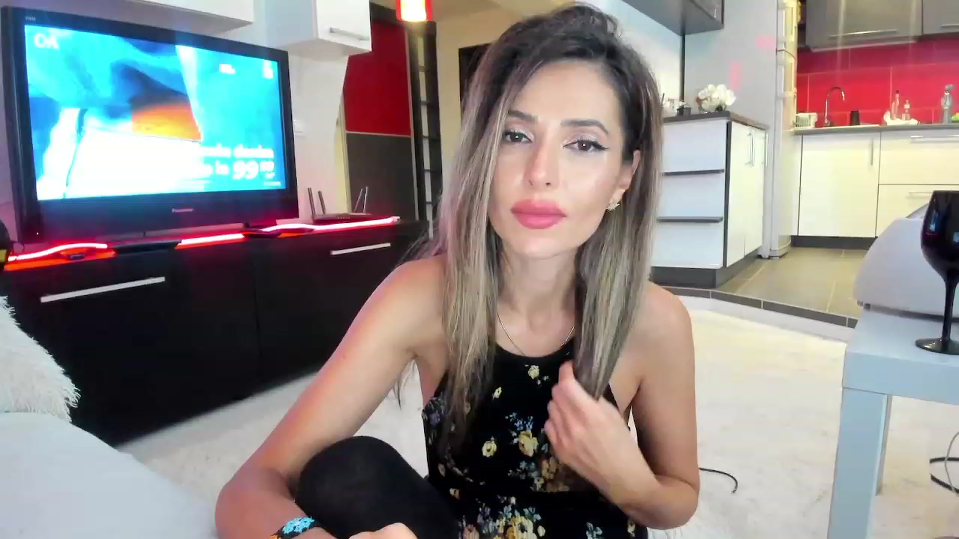 Gallery image thumbnail from SmileyTinaa's myfreecams stream on, 09/28/2023, 01:11 image 3 of 20